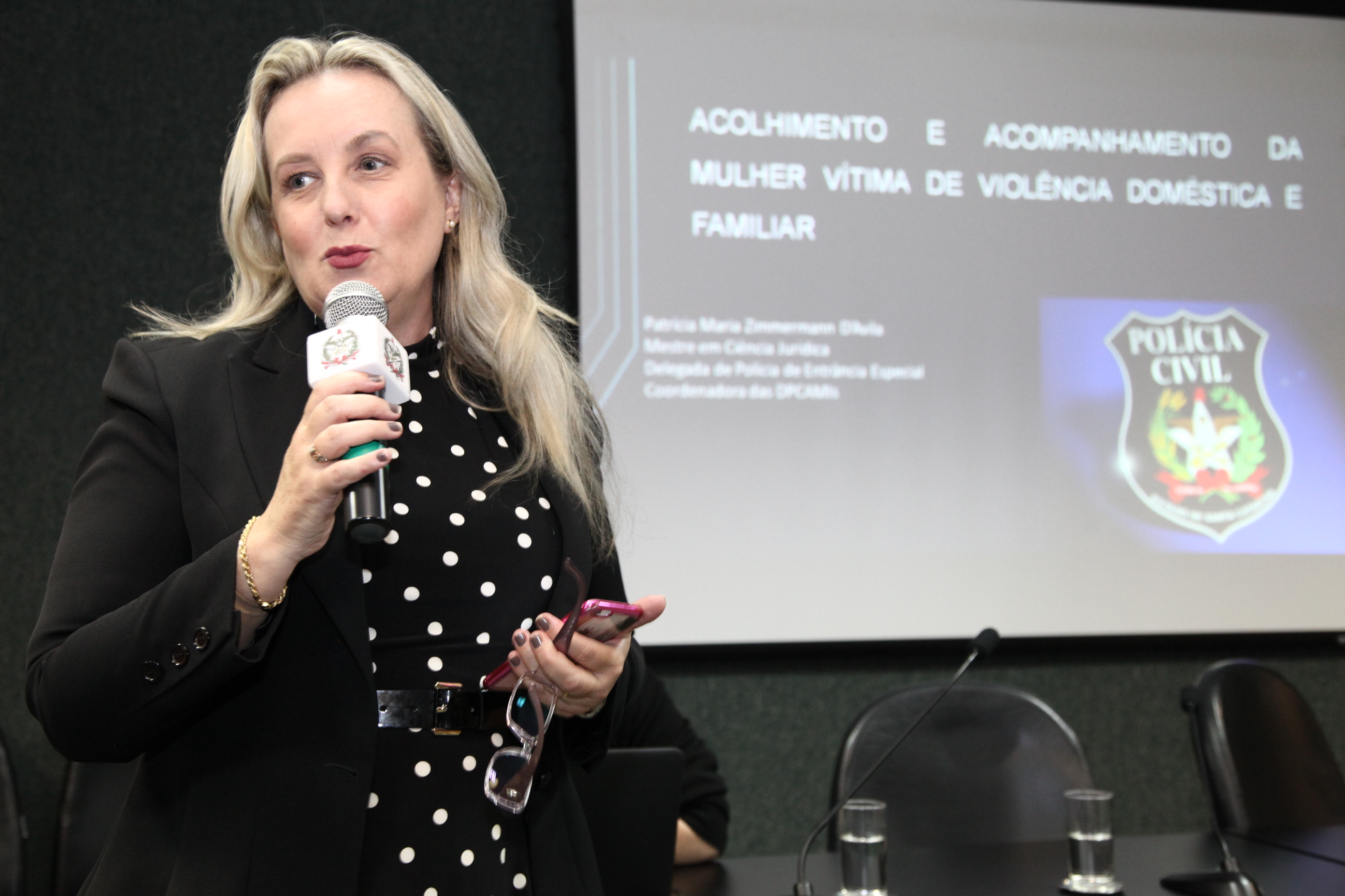 Delegada Patrícia Zimmermann D'Ávila. Fórum - Aniversário de 12 Anos Lei Maria da Penha.