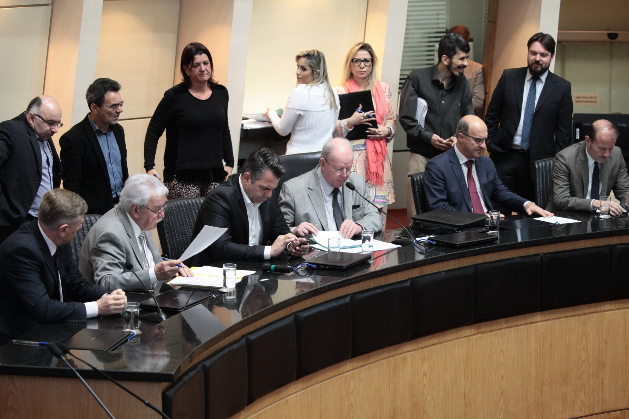 Finanças aprova PL que fixa multa a veiculação publicitária considerada sexista