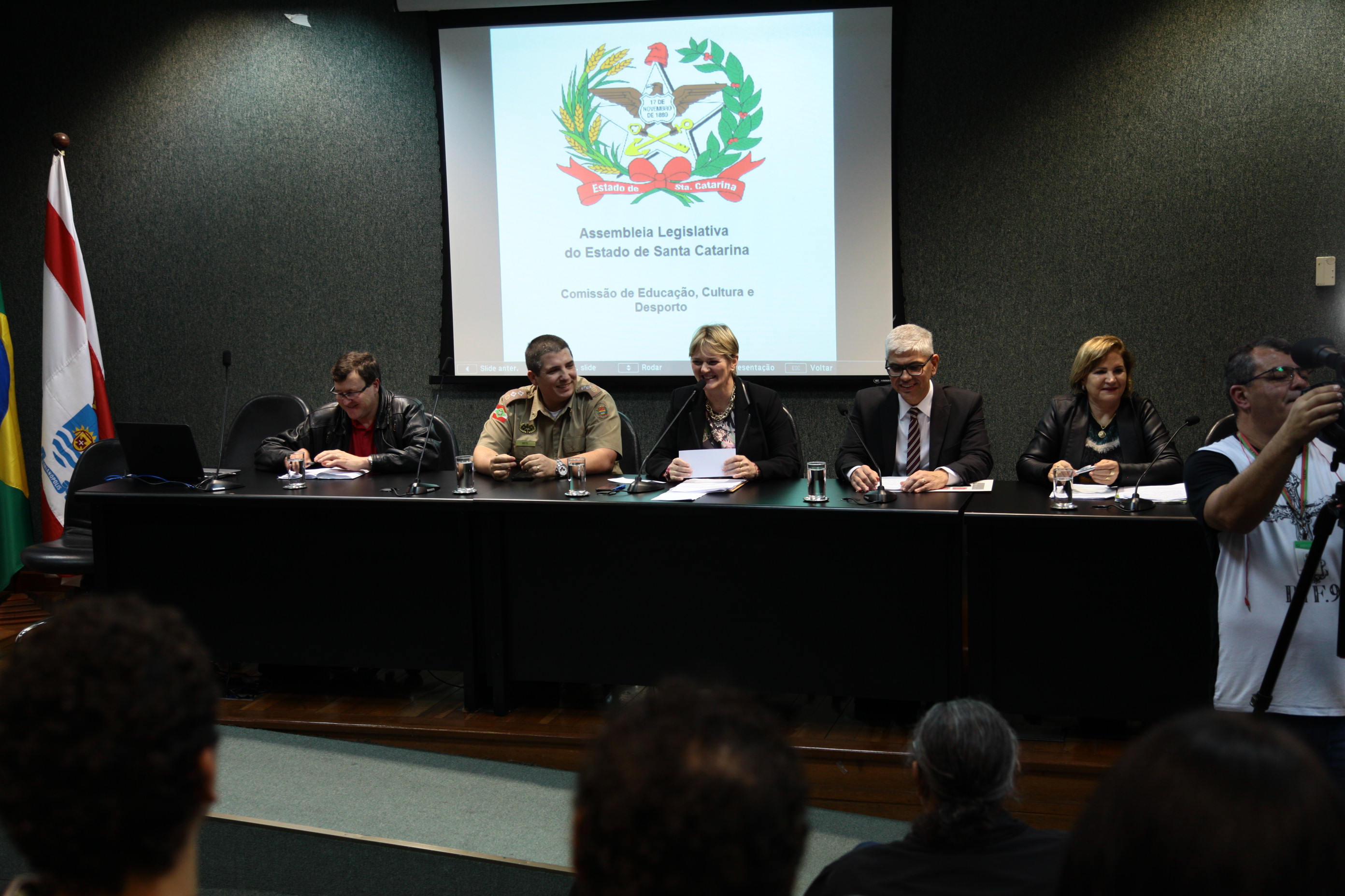 Audiência Pública sobre Unidades de Escolas Militares no Sistema Estadual de Ensino