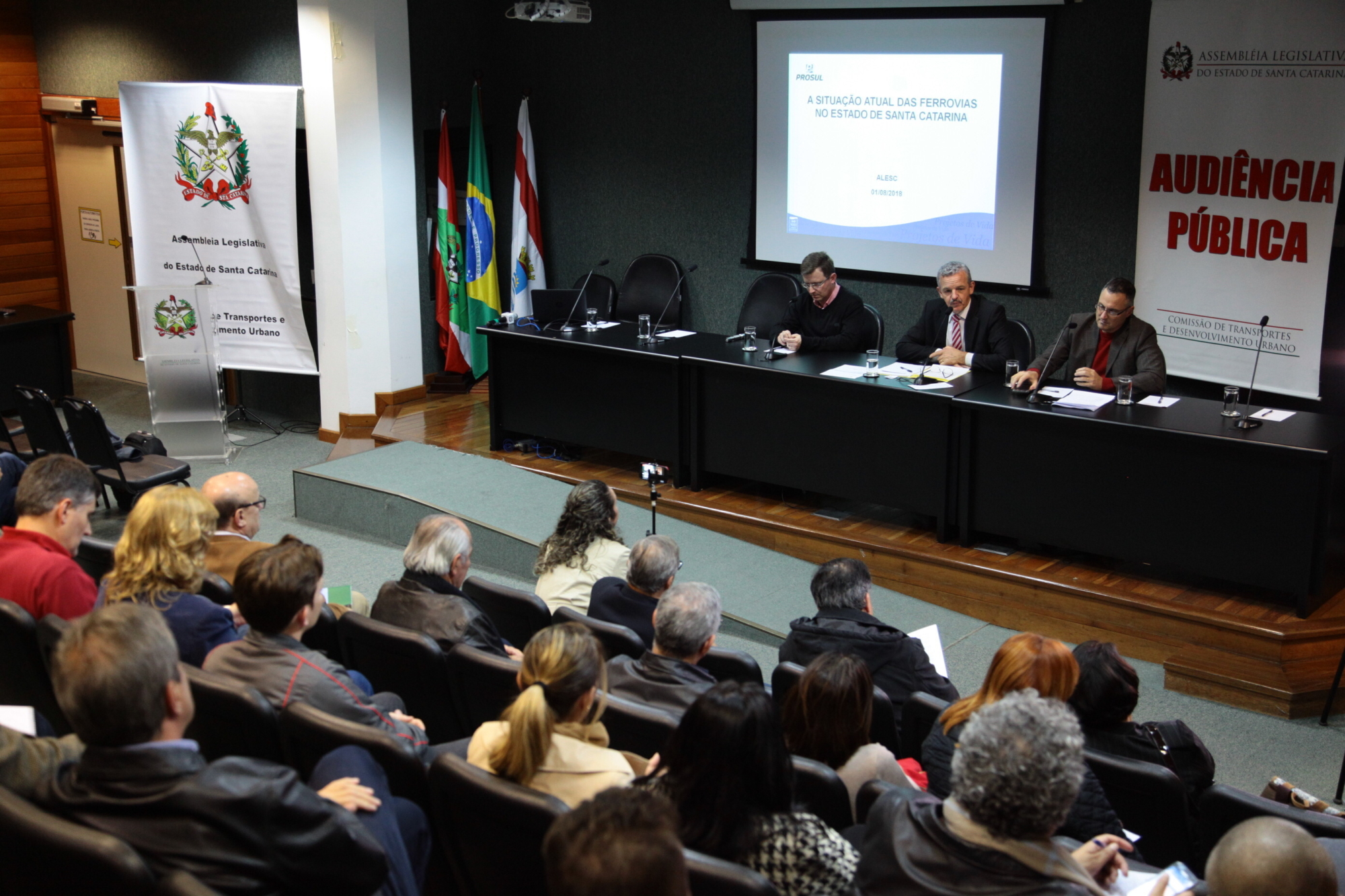 Entidades cobram ação política para destravar licenciamento de ferrovias