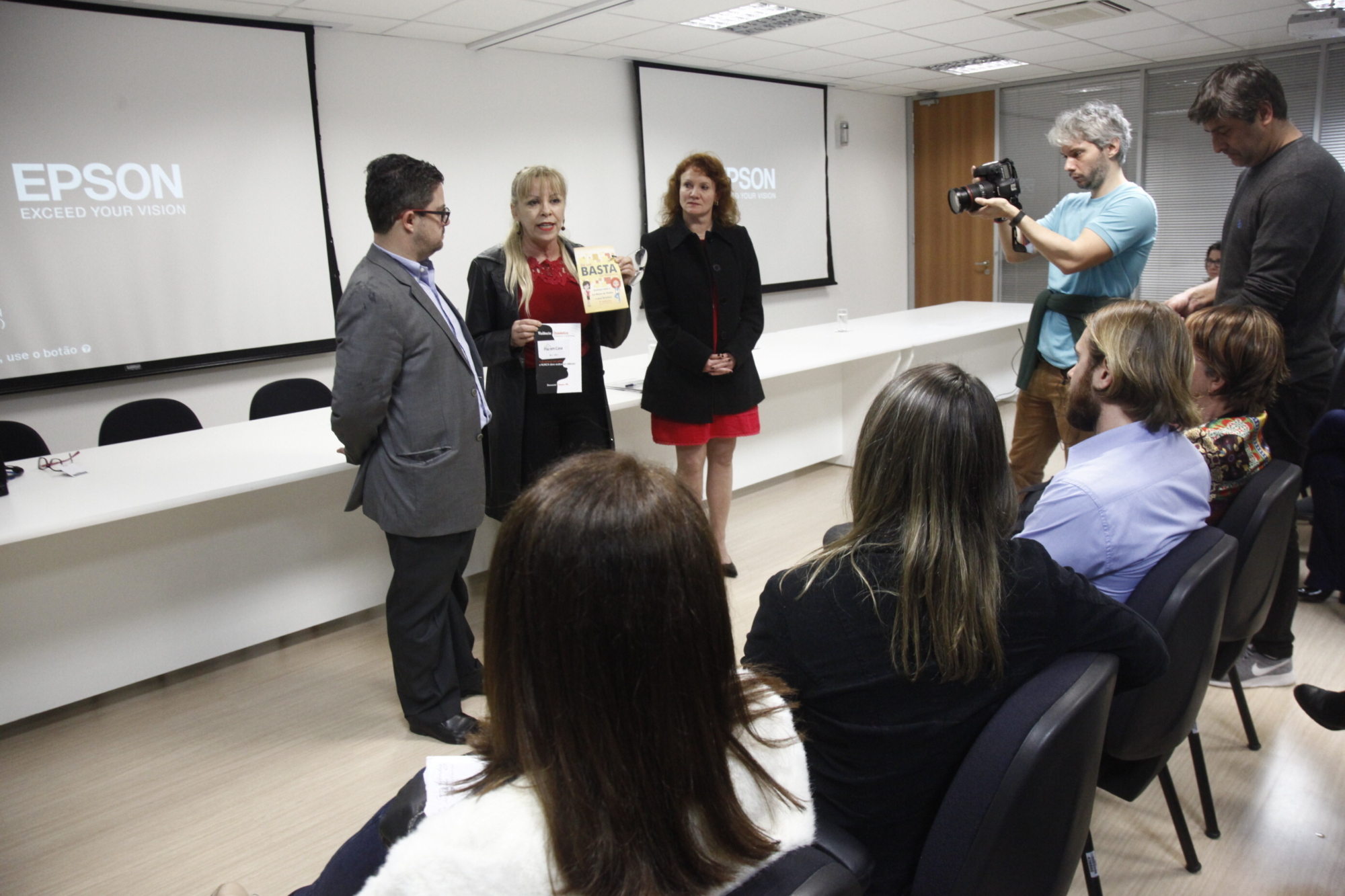 Curso capacita educadores para abordar o tema da violência doméstica