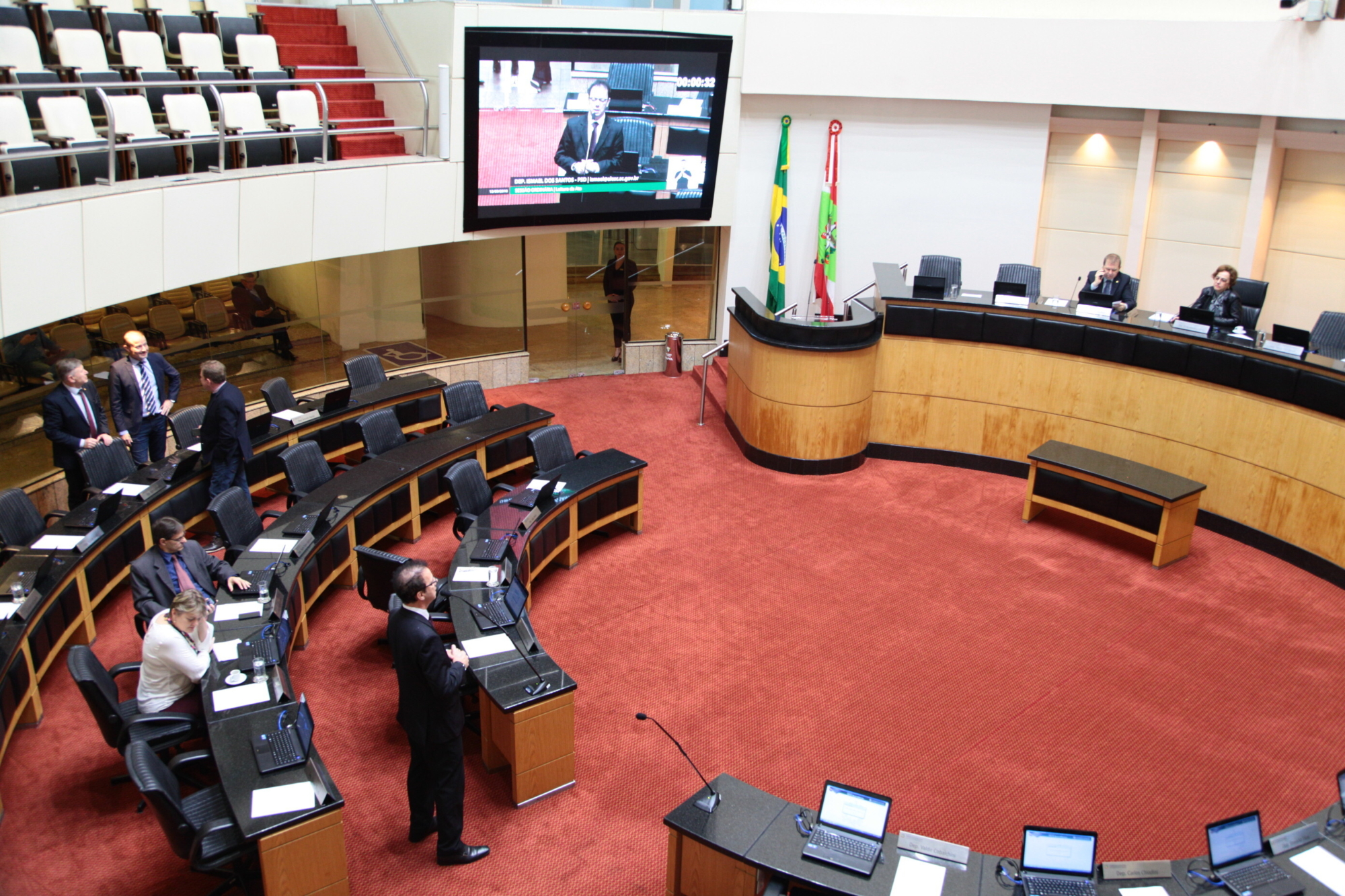 Construção de ponte e importância do voto na sessão desta quinta-feira