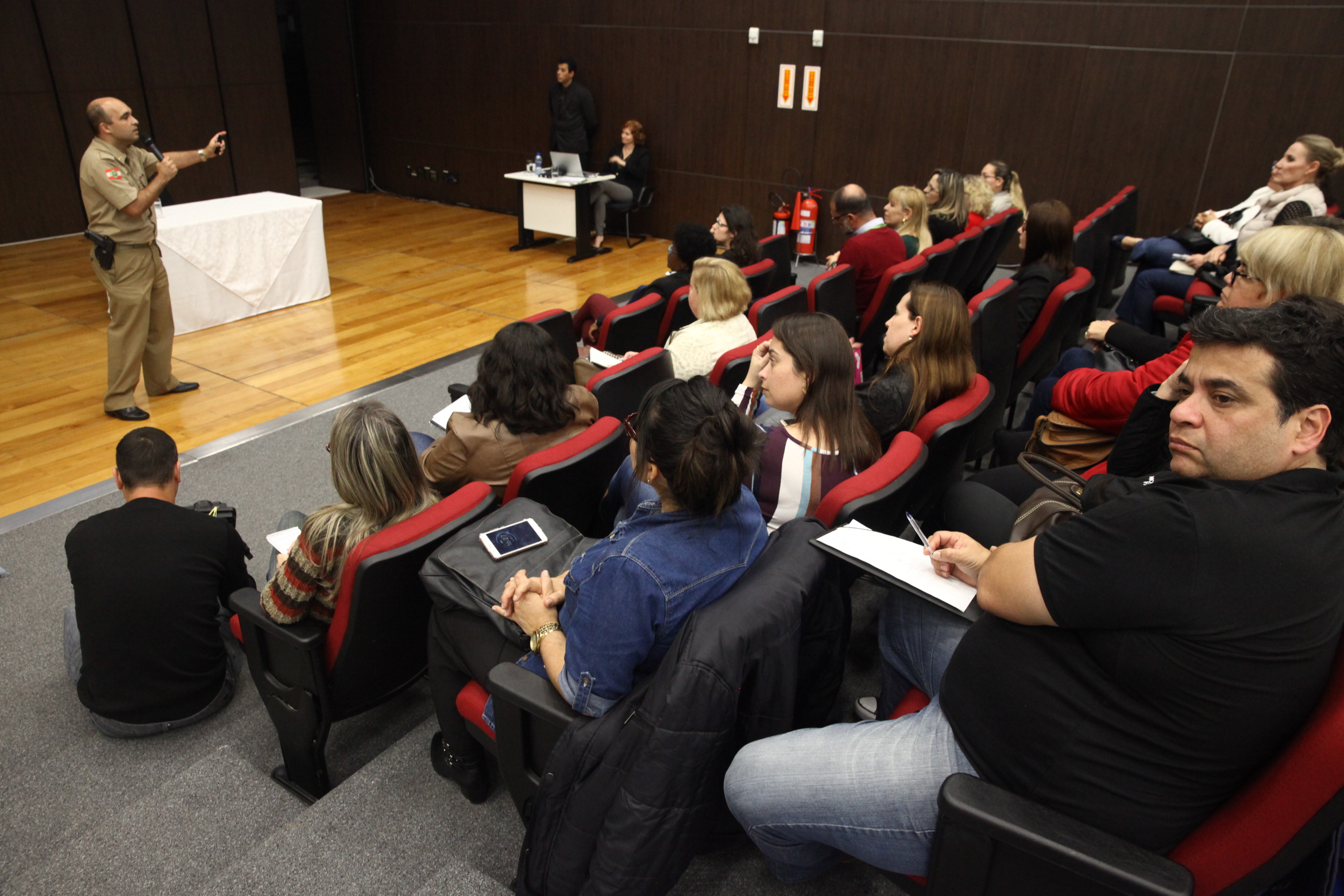 Capacitação Sobre violência Doméstica Voltada Para Professores