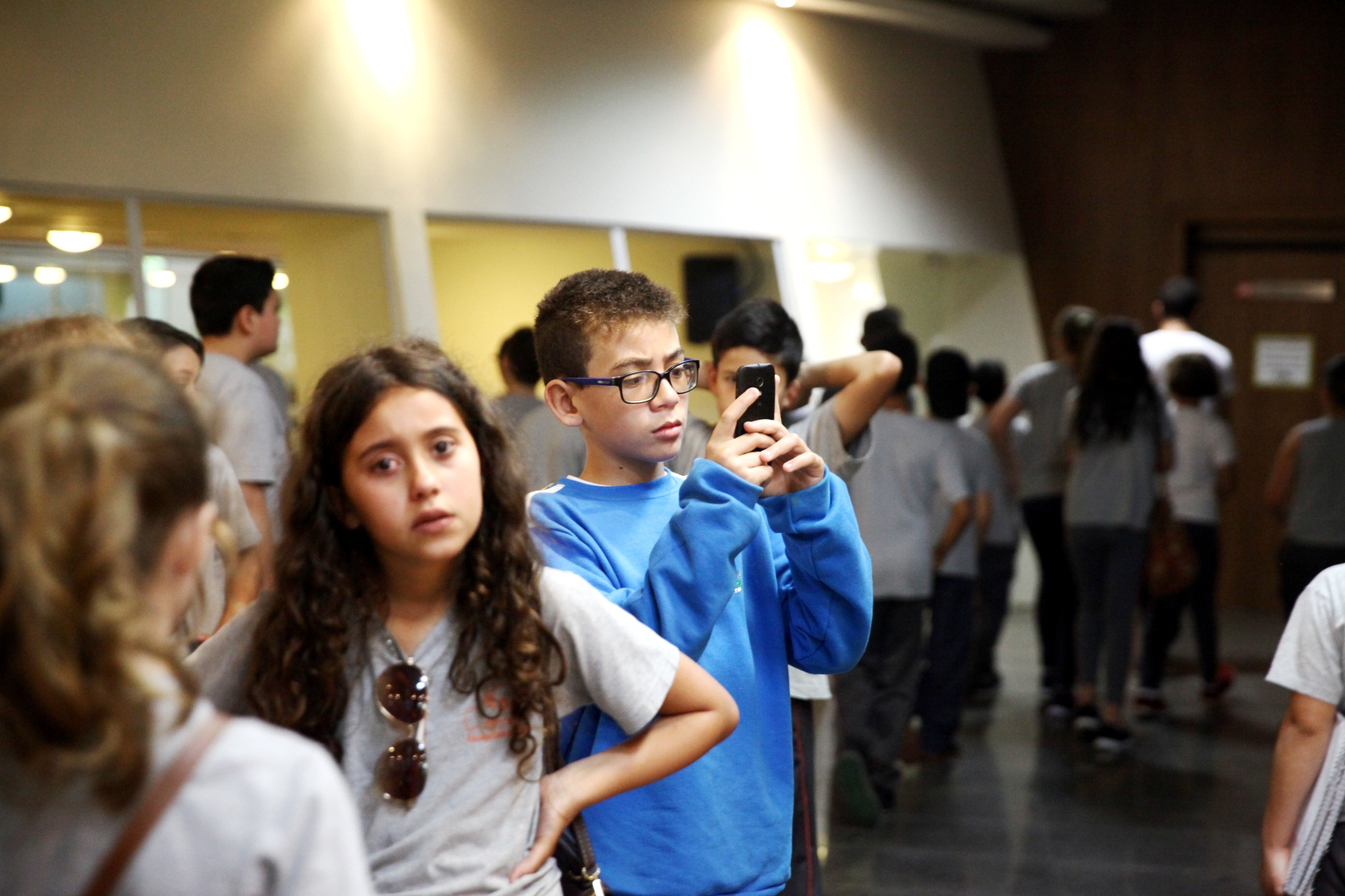 Turma de crianças da Escola Dolores Krauss visita a Alesc