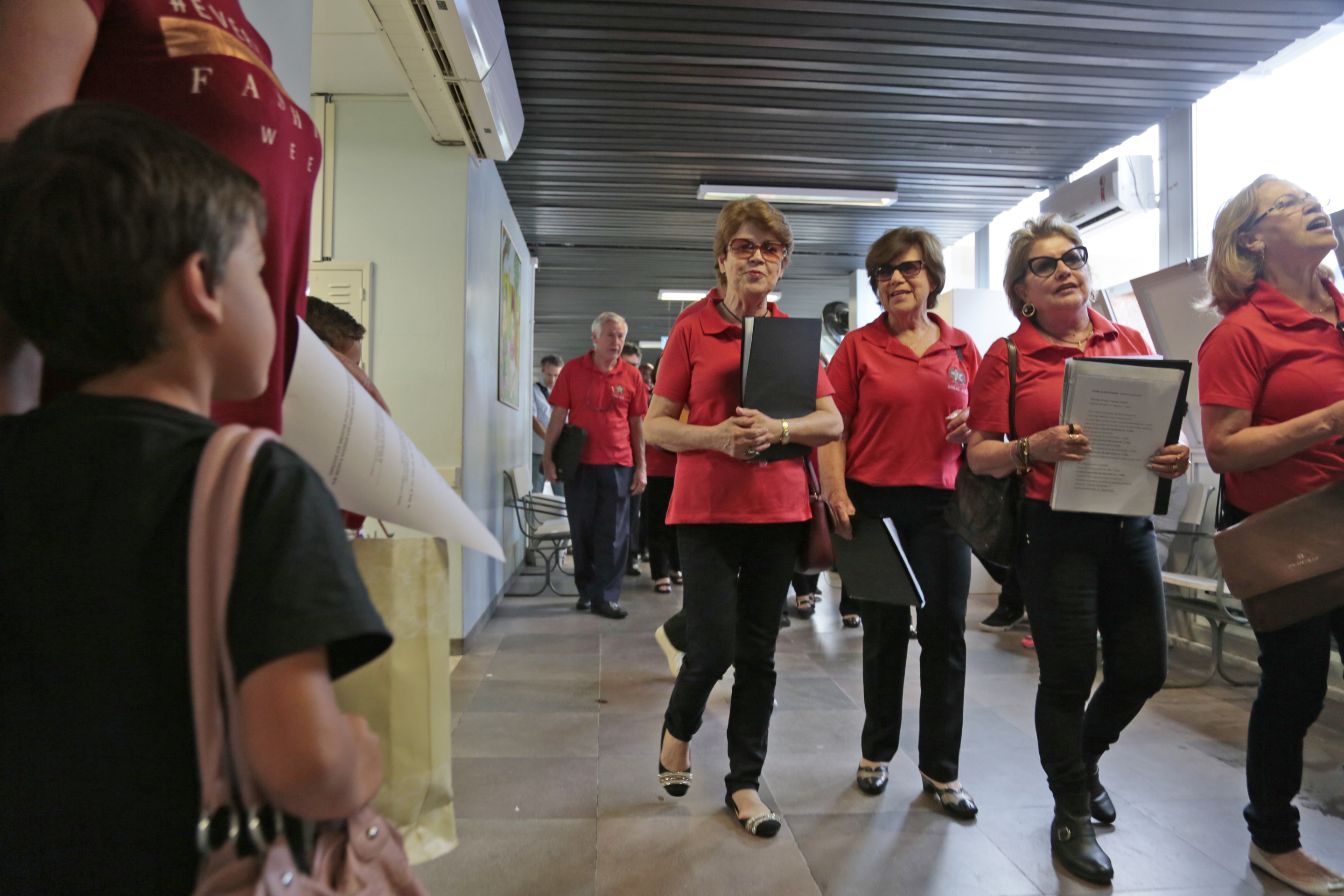 Coral da Alesc Canta para Crianças no Hospital Infantil.