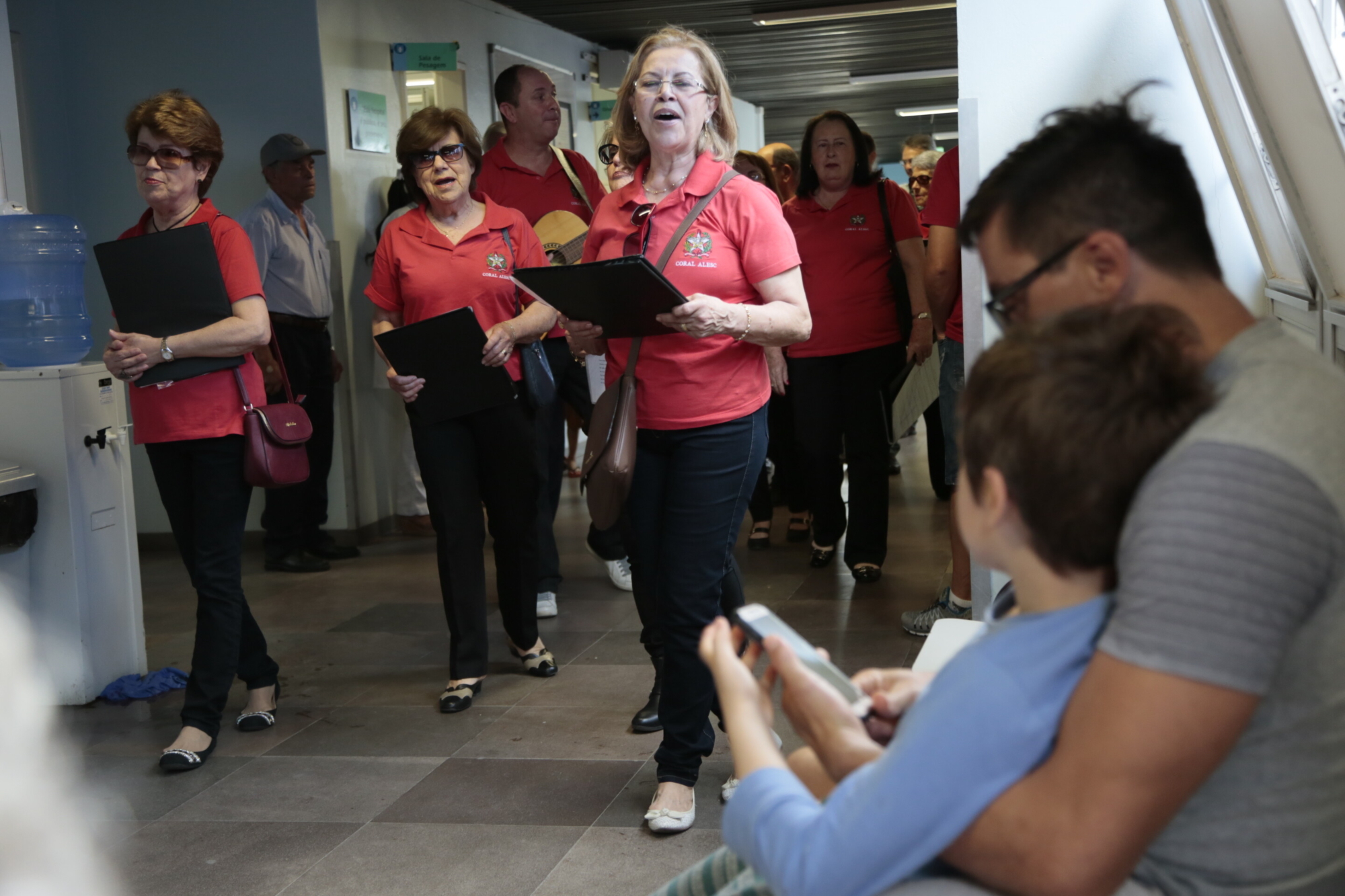 Coral da Assembleia faz apresentação no Hospital Infantil Joana de Gusmão