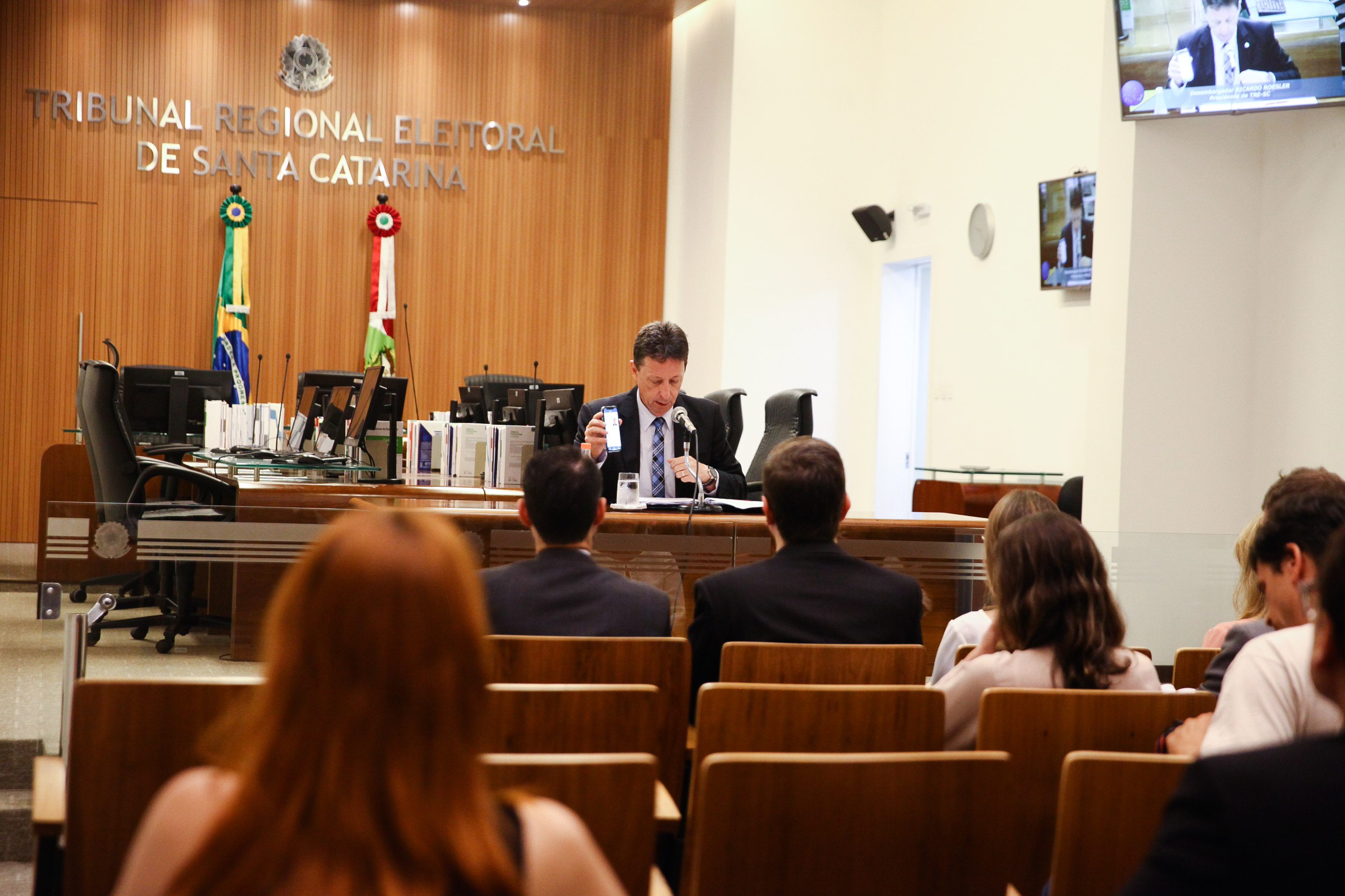 Coletiva TRE