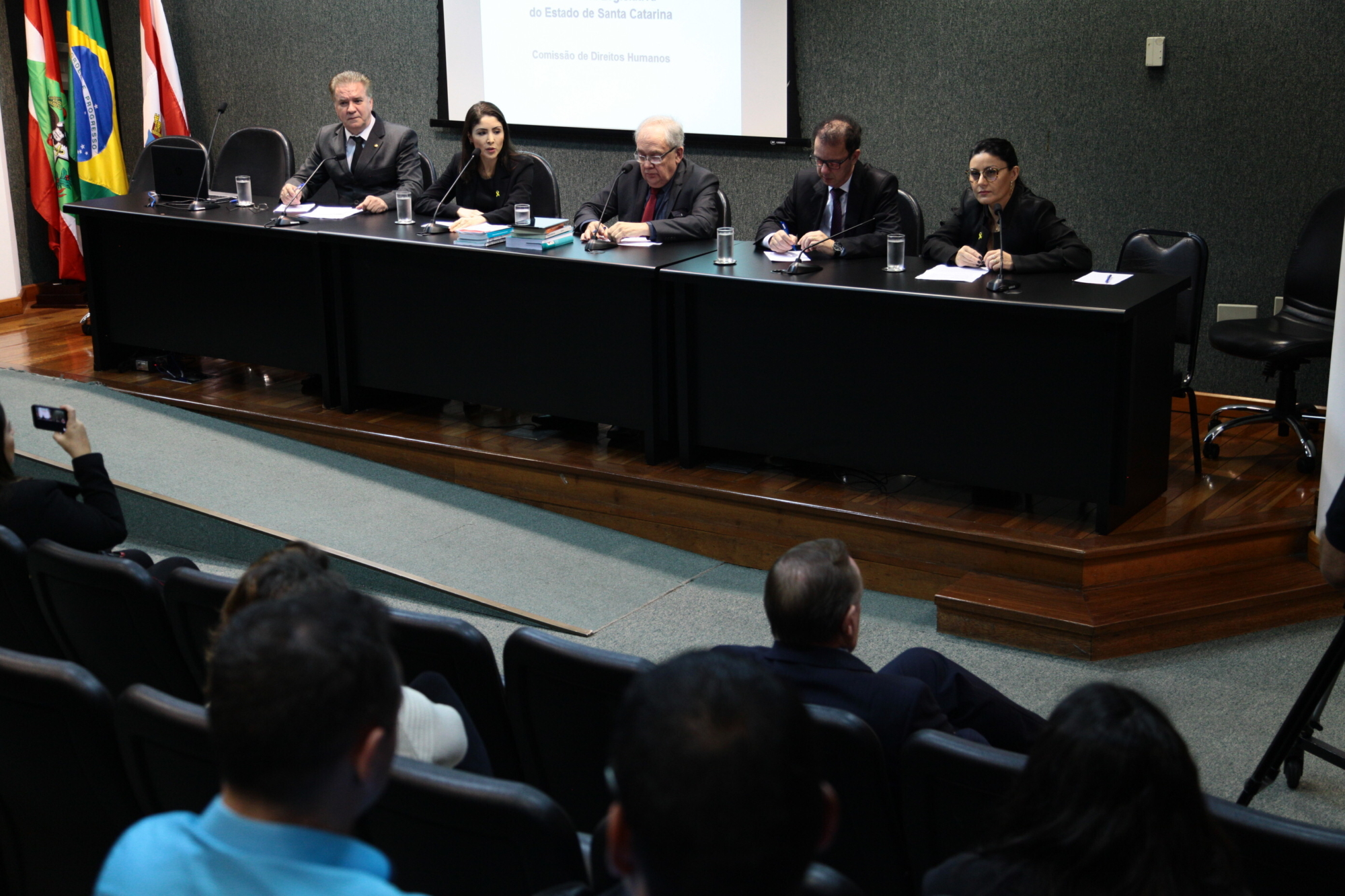Minorias sociais compõem parcela da população com maior risco de suicídio