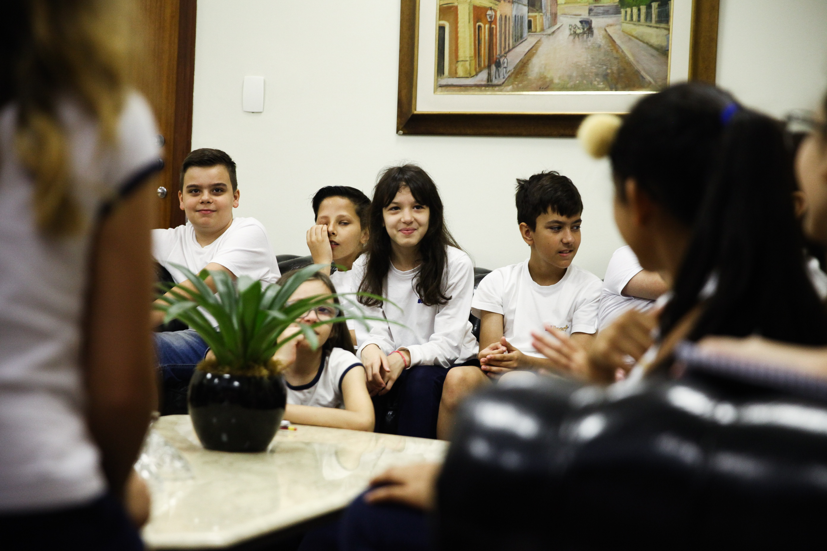Crianças do Colégio Energia visitam a ALESC
