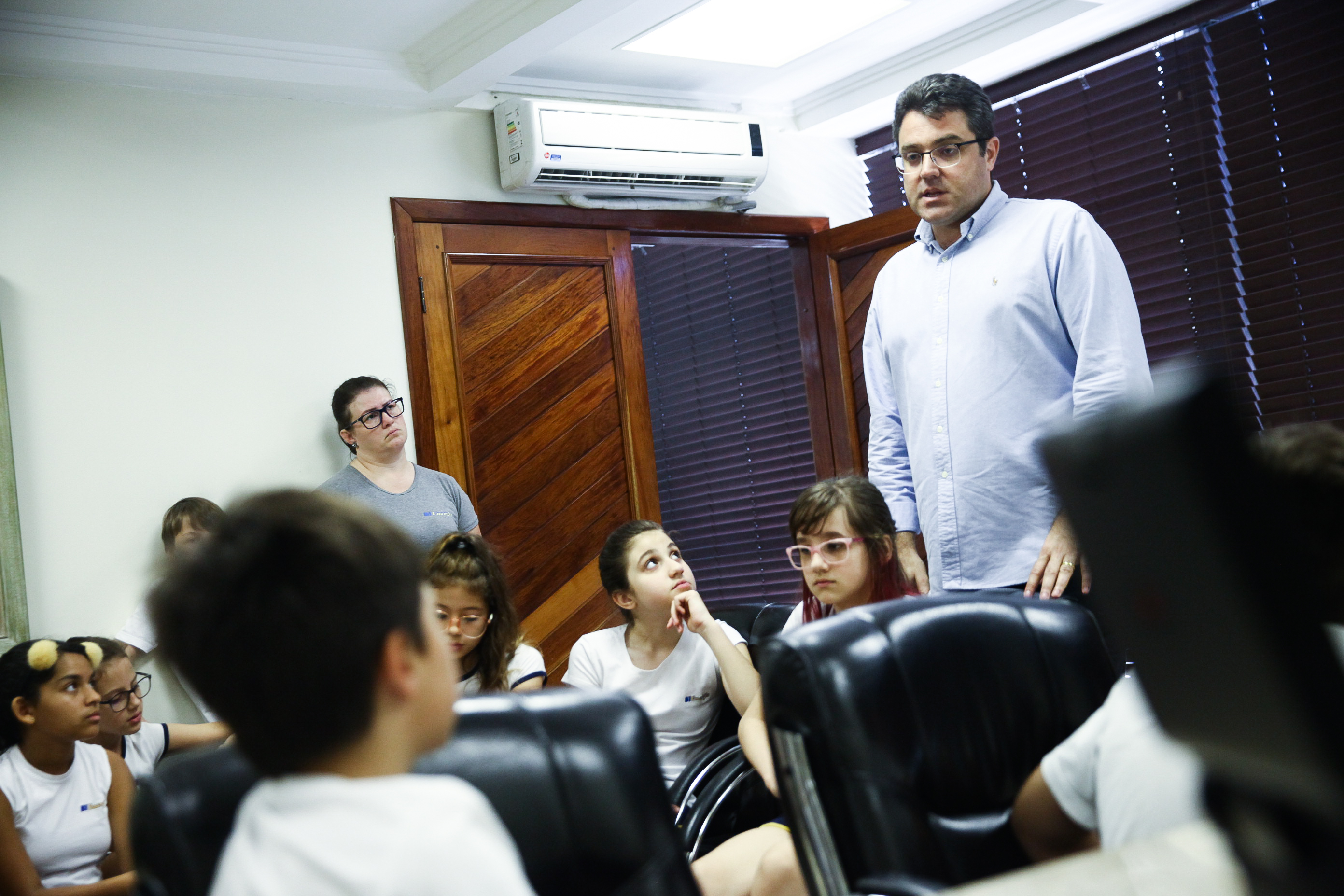 Crianças do Colégio Energia visitam a ALESC