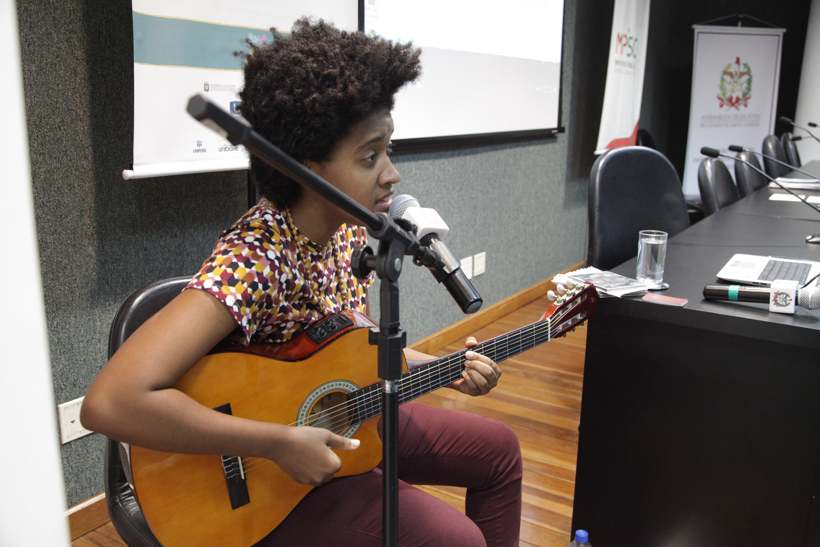 Encontro Estadual do NISA - Dandara Manuela, cantora