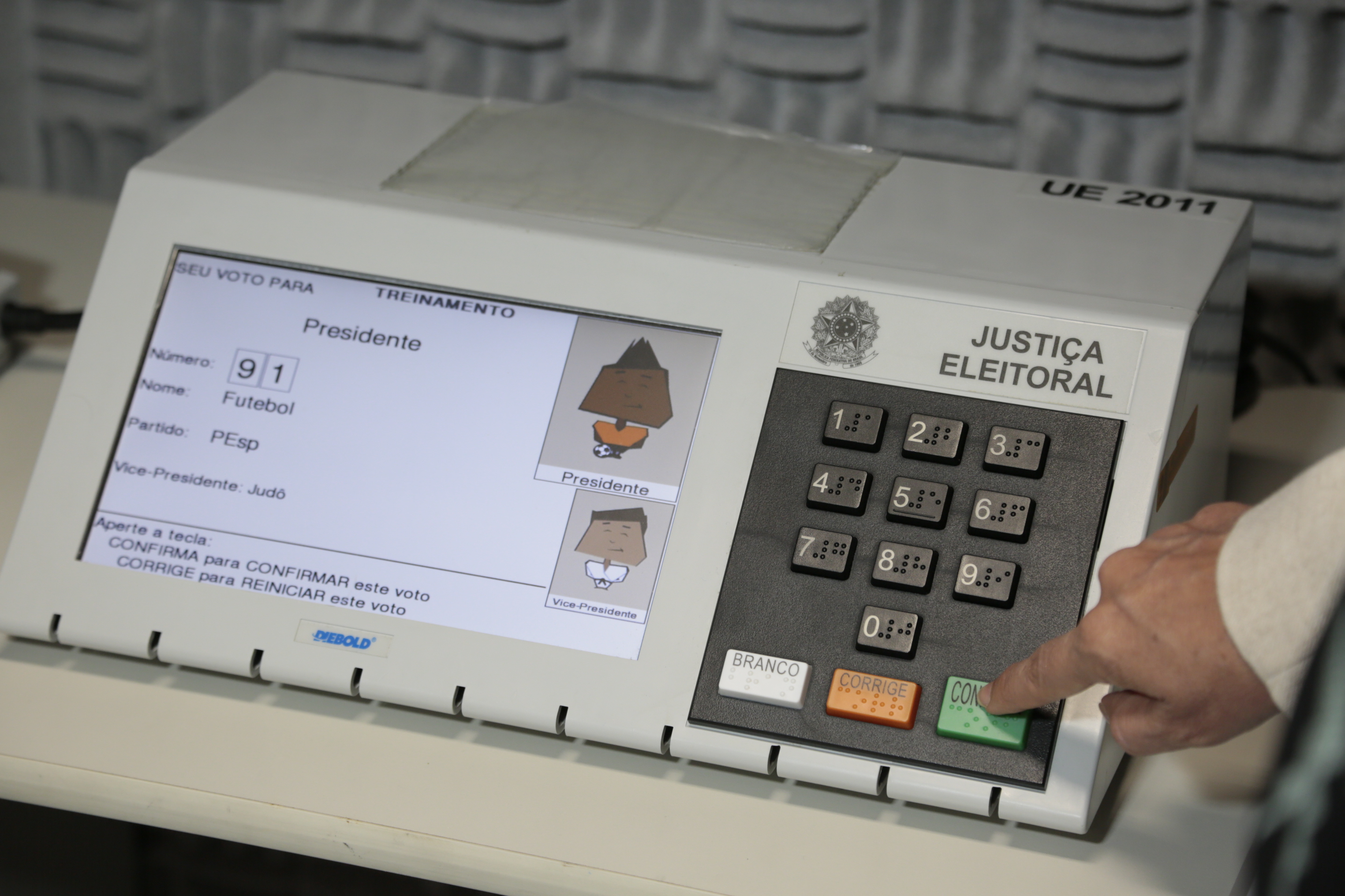 TRE-SC Atesta Segurança das Urnas Eletrônicas.