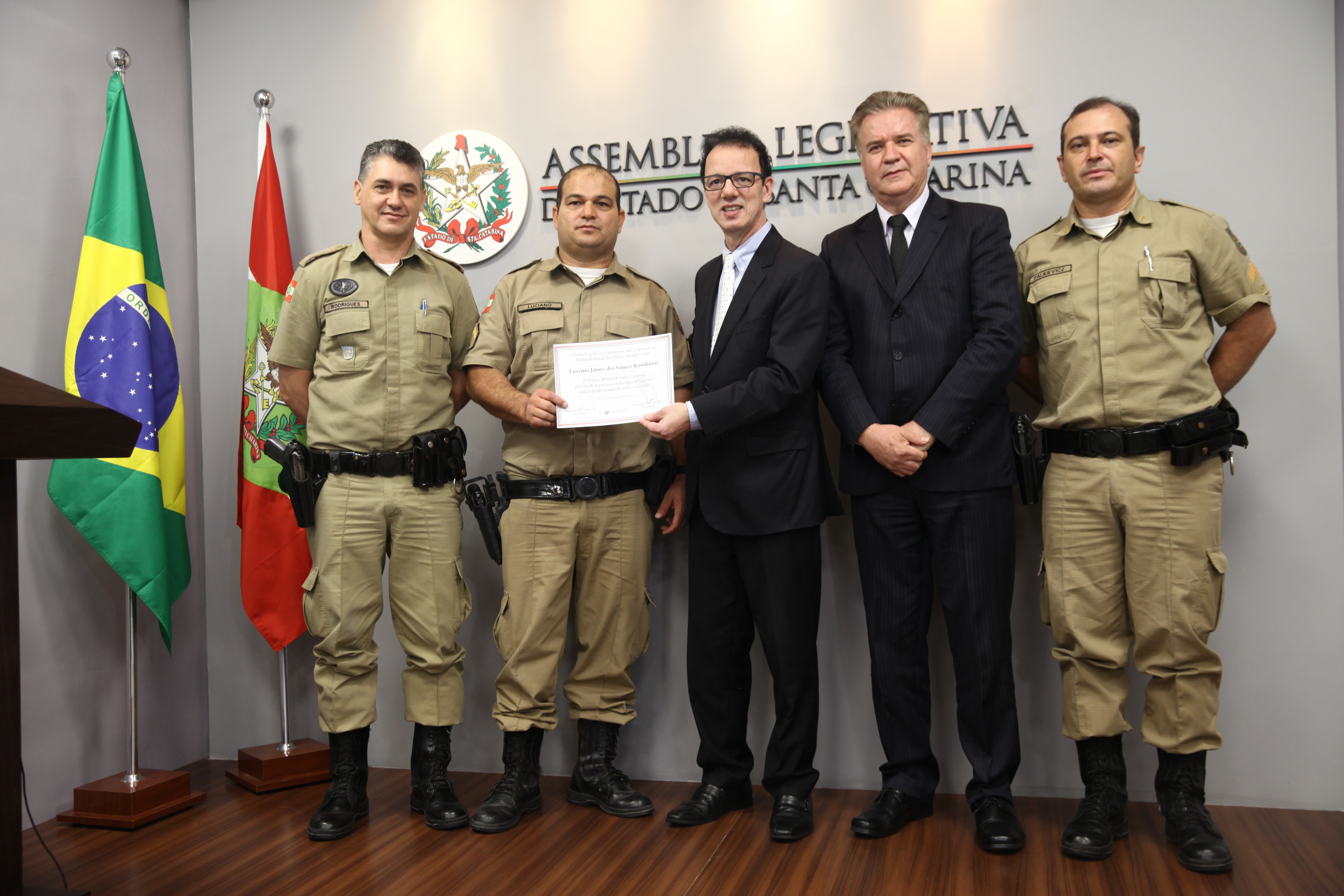 PM Luciano James Recebe da Alesc Moção de Aplauso por Ato de Bravura