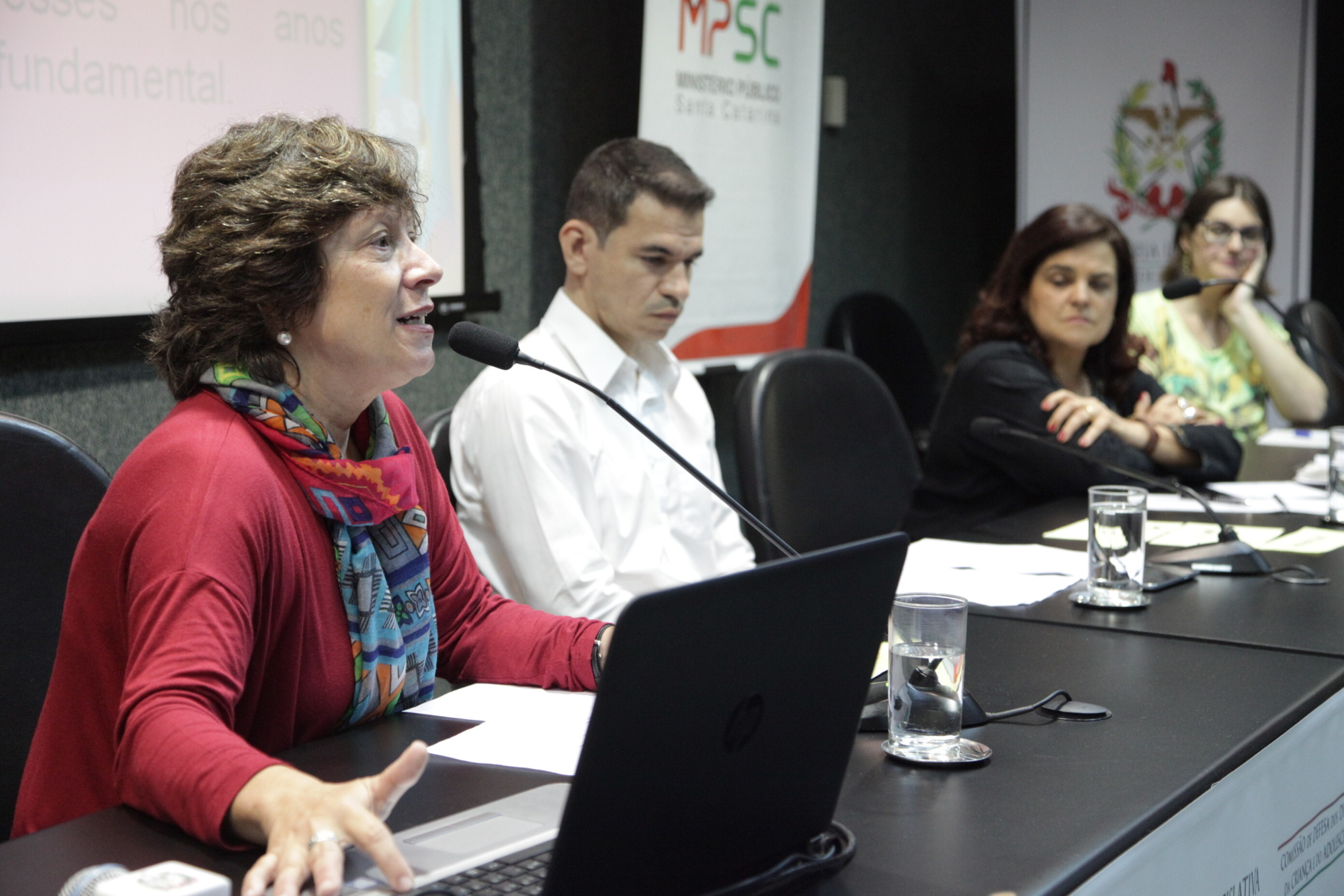 Educadores reivindicam implantação de legislação protetiva voltada ao jovem