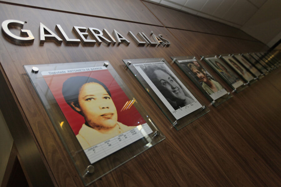 Galeria Lilás, espaço reservado na Alesc para as mulheres que foram deputadas estaduais
FOTO: Fábio Queiroz/Agência AL