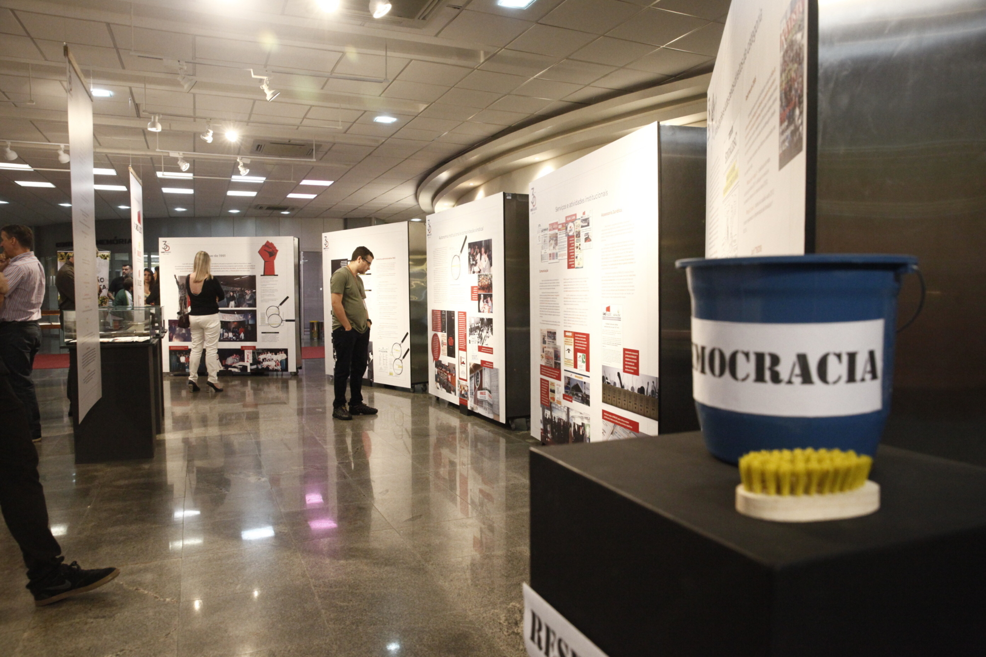 Exposição comemora os 30 anos do Sindalesc