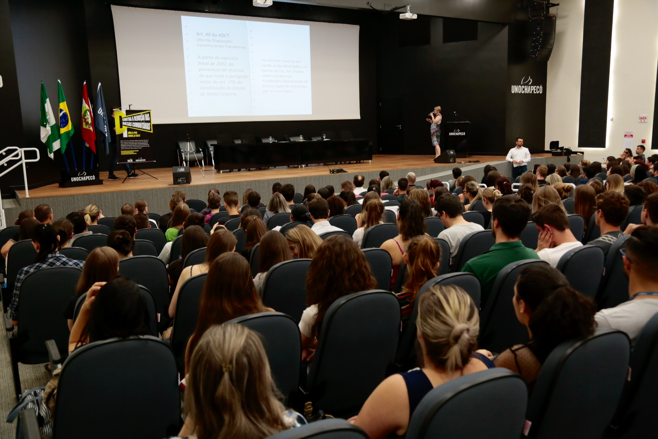 Comissão de Educação da Alesc promove audiência pública sobre a redução das bolsas comunitárias definida pela PEC 0005.3/2017.