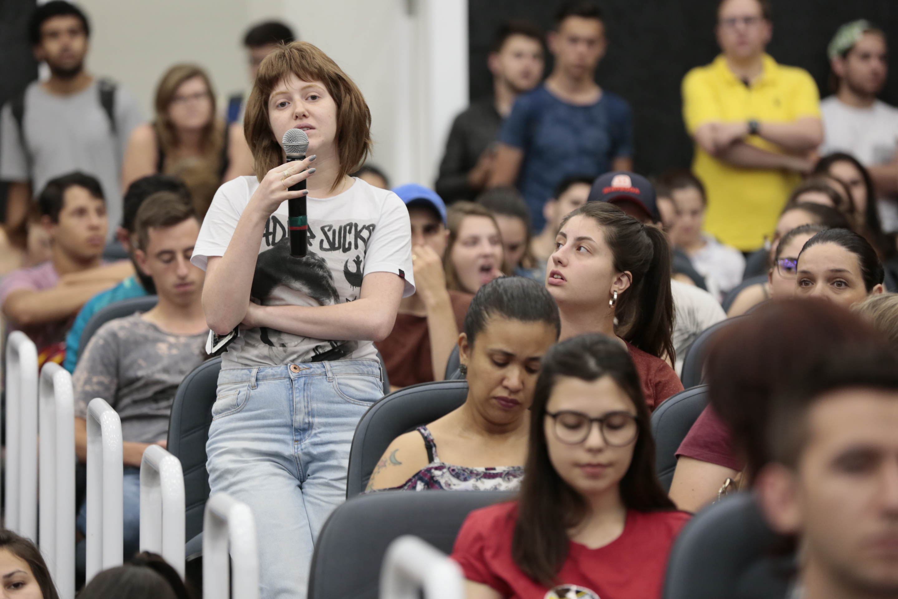 Comissão de Educação da Alesc promove audiência pública sobre a redução das bolsas comunitárias definida pela PEC 0005.3/2017.