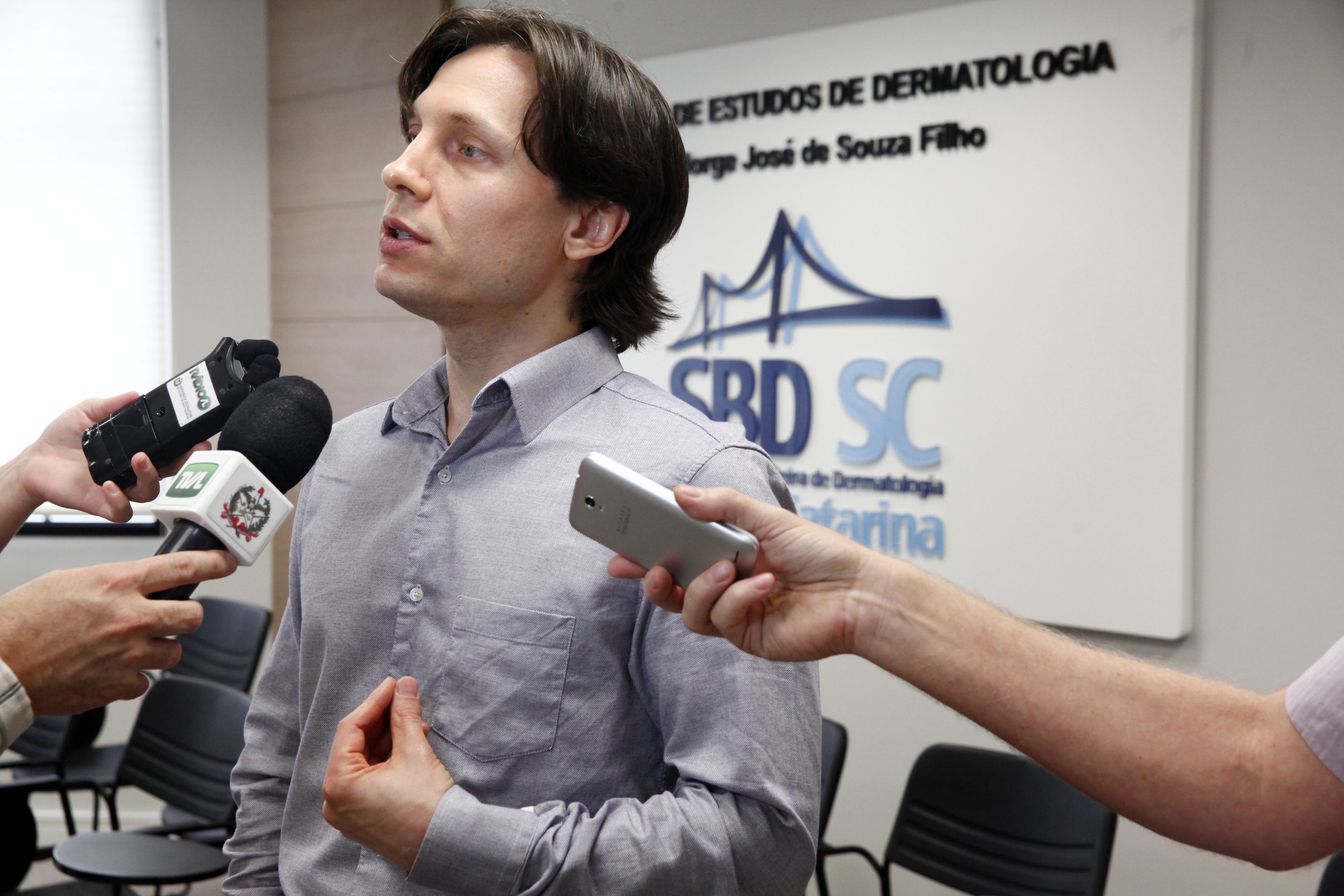 Marcelo Rigatti, dermatologista coordenador da campanha contra o câncer de pele (Dezembro Laranja)
