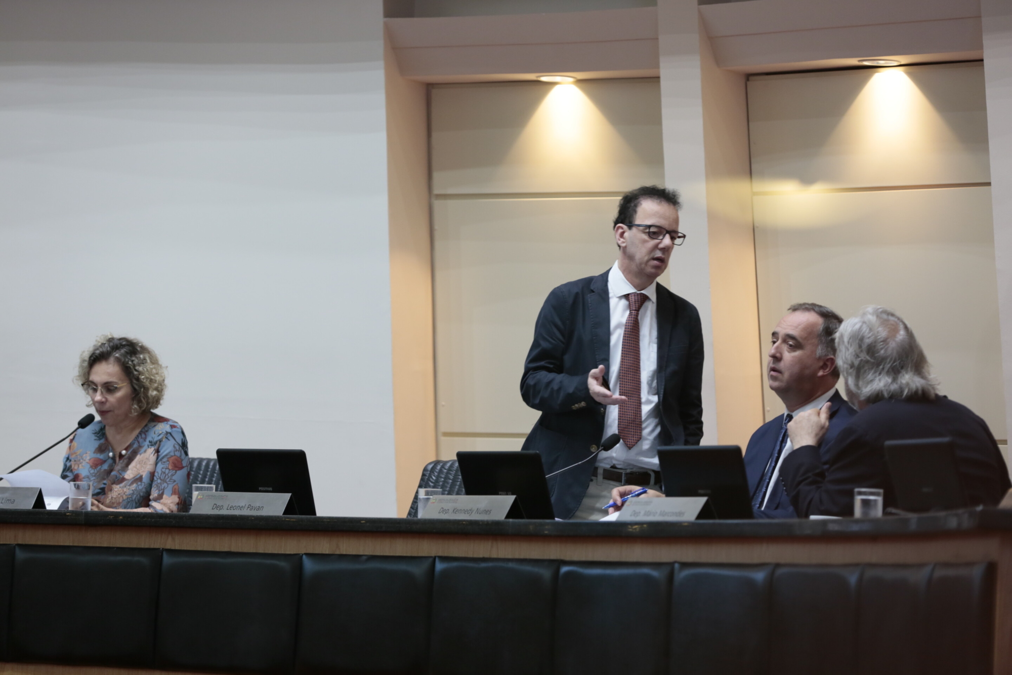 Dívidas e aumento dos focos de Aedes aegypti colocam SES na mira dos deputados
