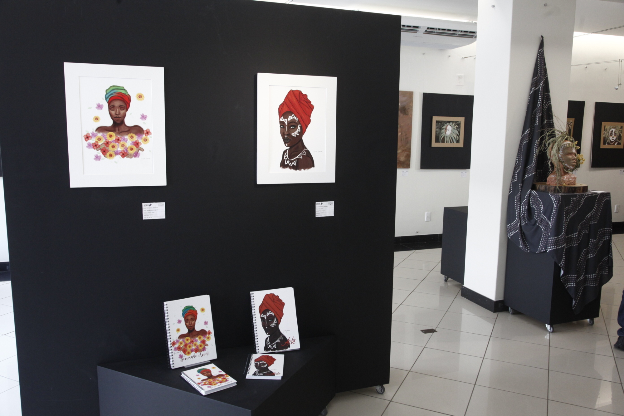Exposição no BRDE une elementos da cultura africana e da afrobrasileira