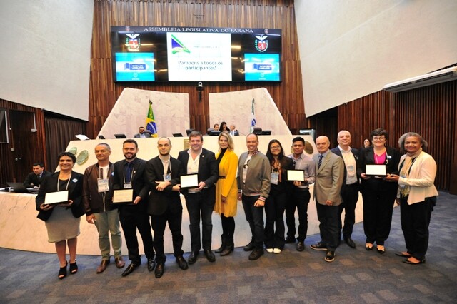 Escola do Legislativo ganha prêmio nacional com projeto Hackathon Cívico