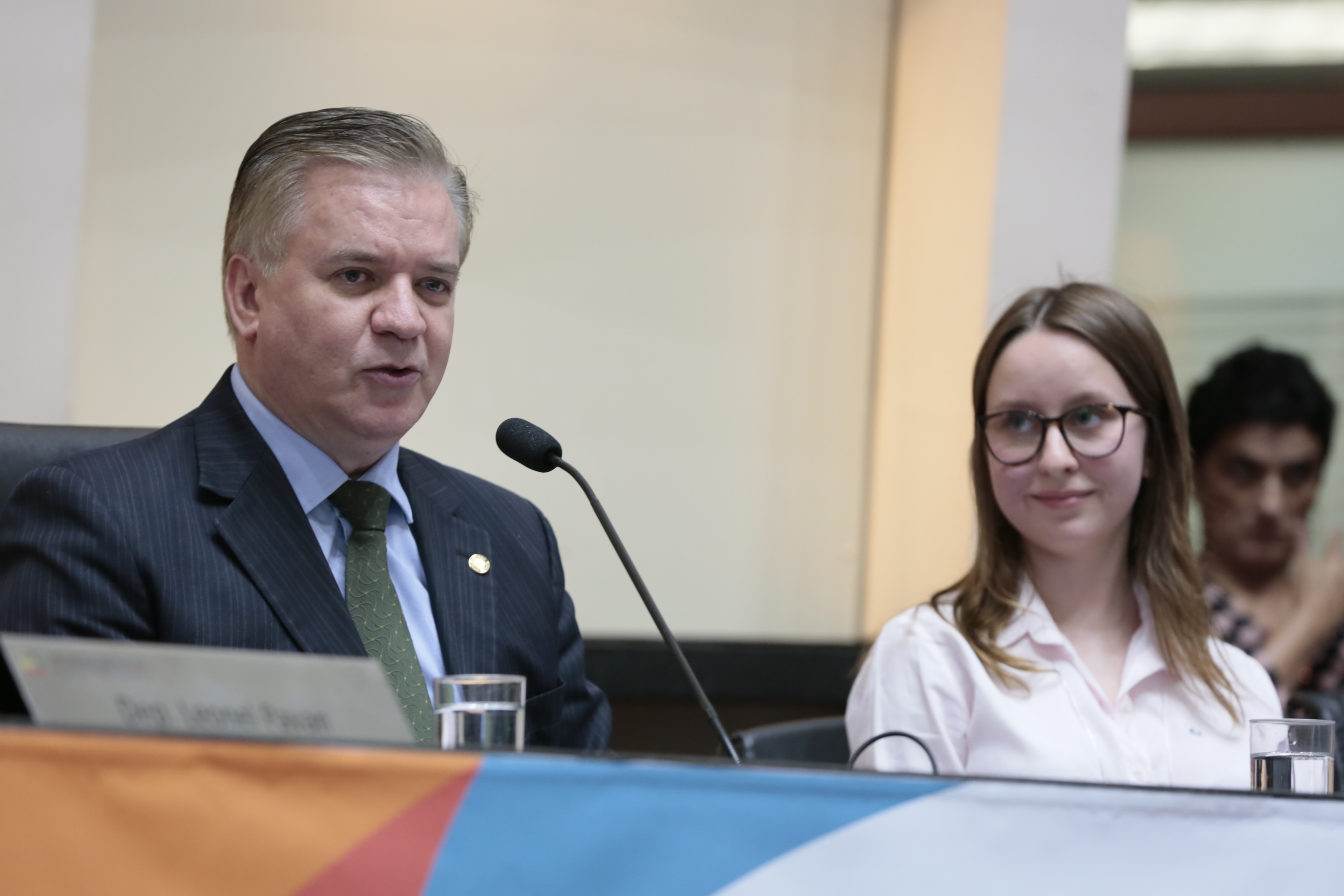 Sessão Ordinária do Parlamento Jovem.