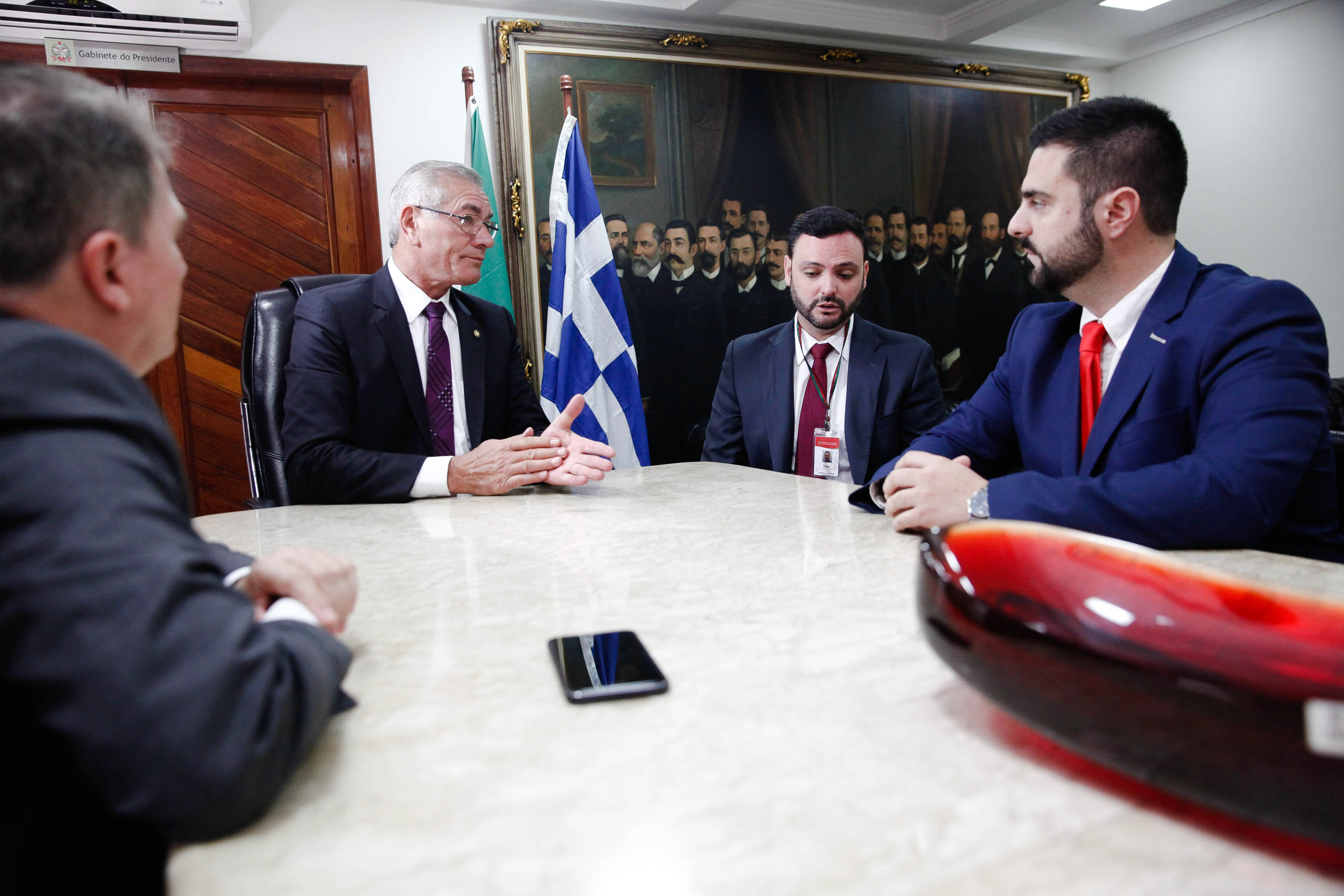 Vice-governador da Província do Sul do Mar Egeu, na Grécia, visita a presidência da ALESC