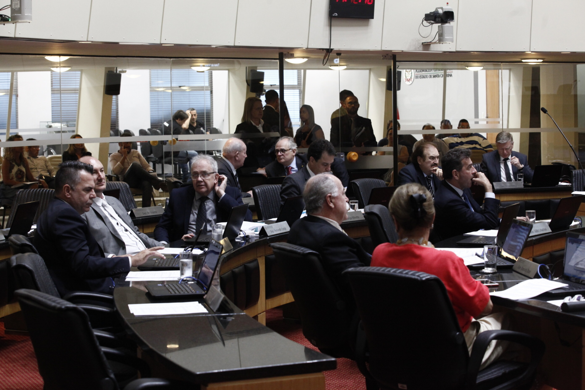 Alesc aprova projetos na área da saúde e direitos do consumidor