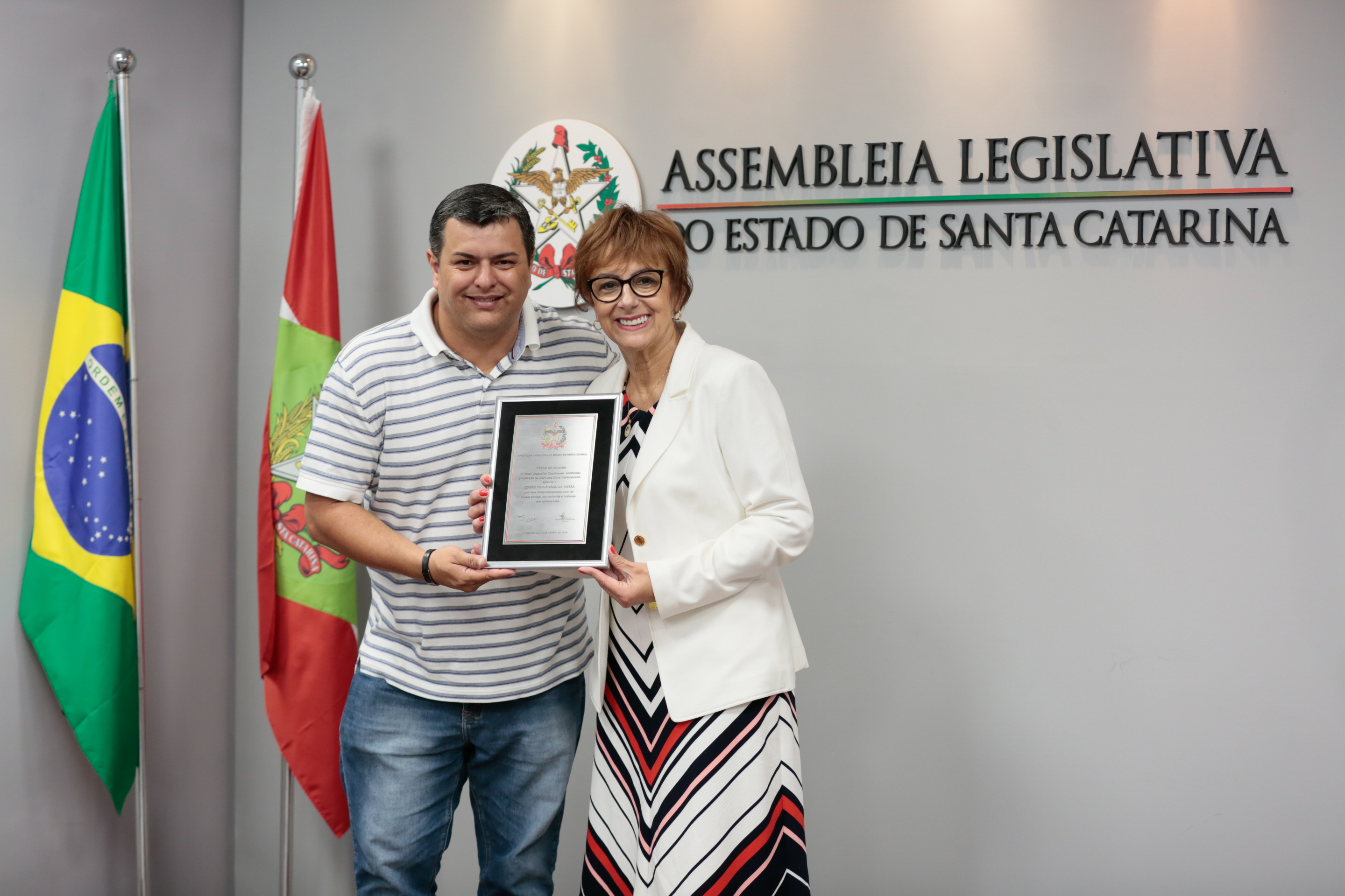 Centro Comunitário da Tapera Recebe Moção da Aplauso da Alesc.