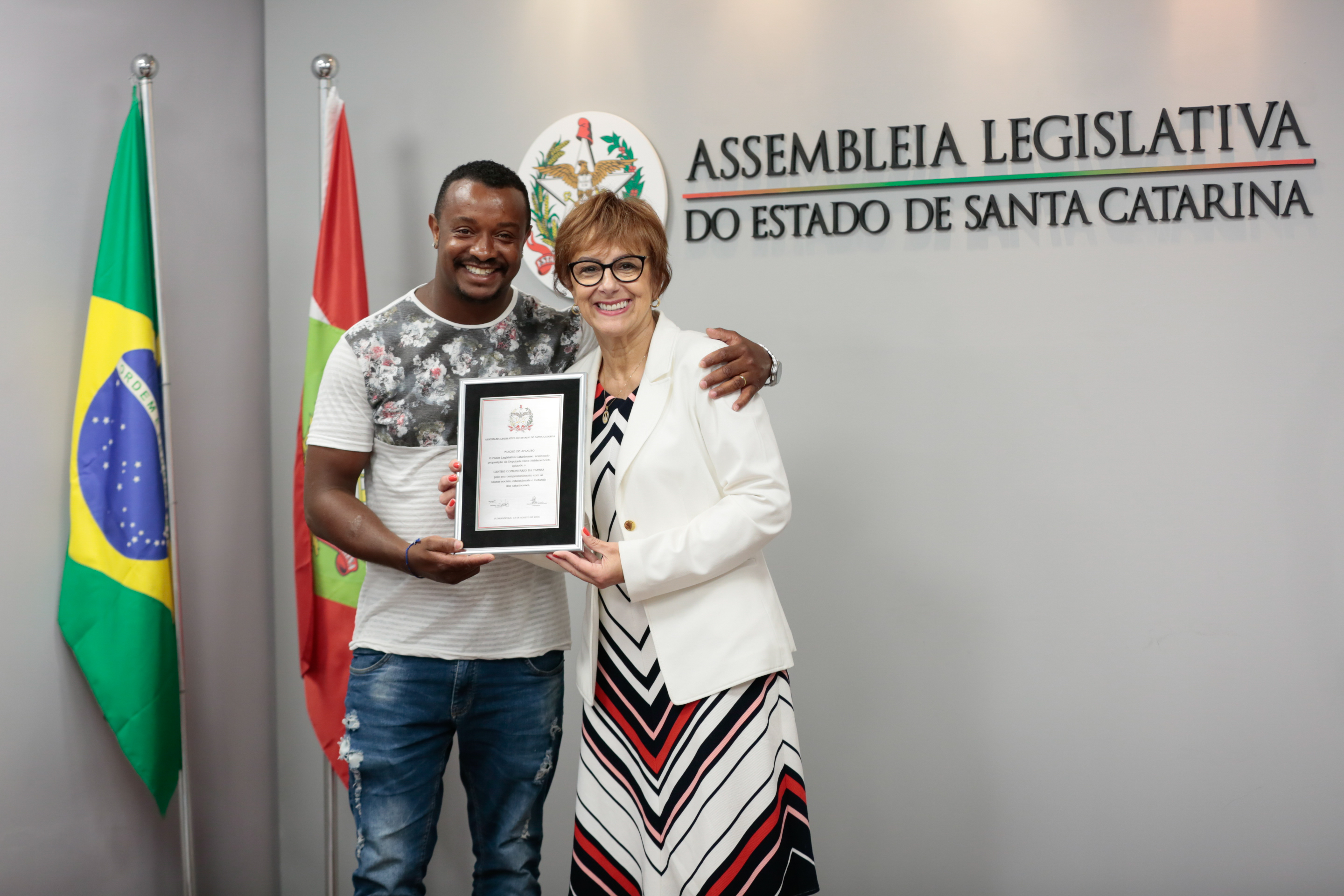 Centro Comunitário da Tapera Recebe Moção da Aplauso da Alesc.