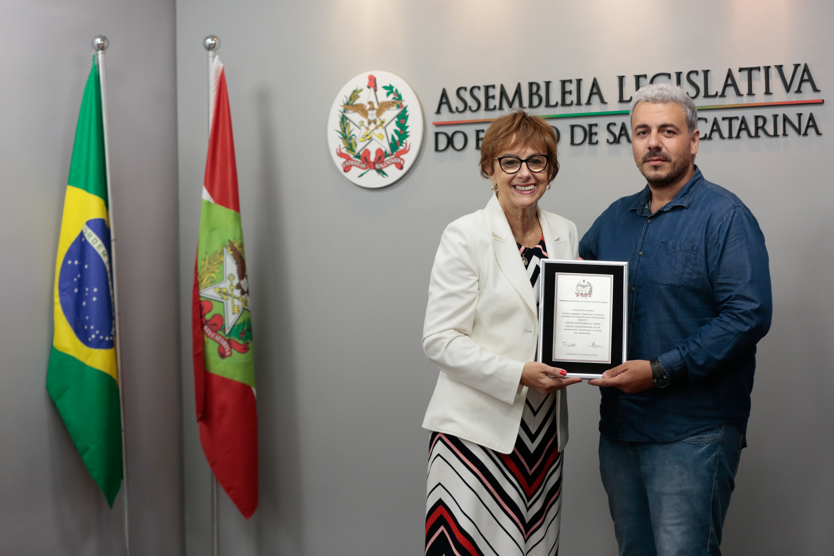 Centro Comunitário da Tapera Recebe Moção da Aplauso da Alesc.