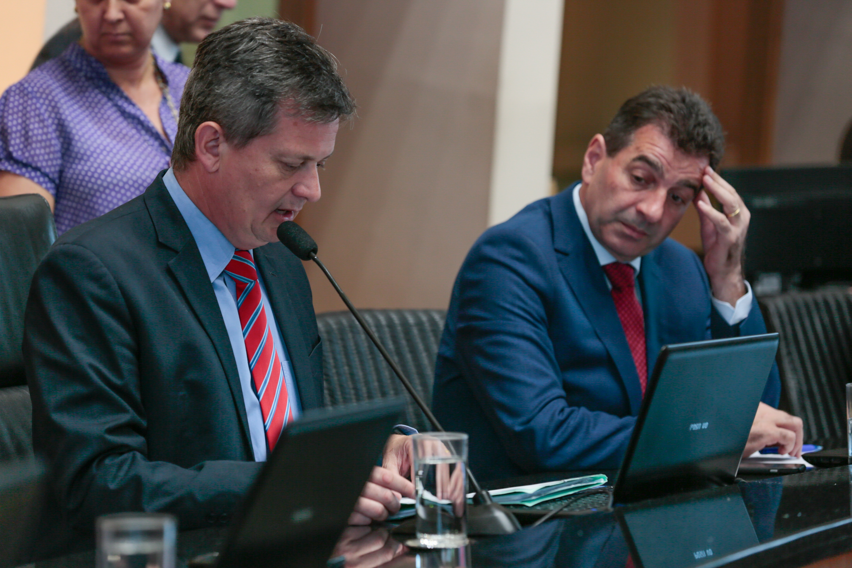 Sessão Ordinária Seguida da Comissão de Reforma do Regimento Interno.