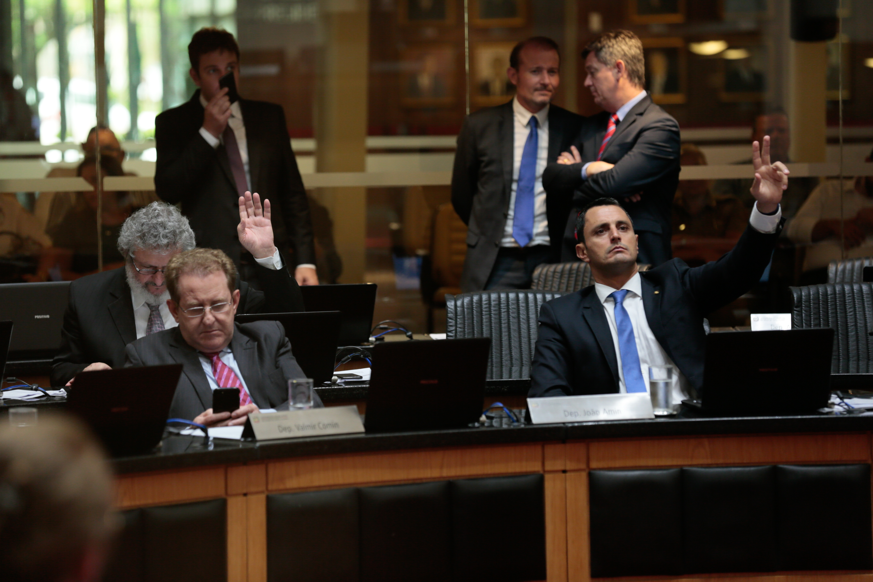 Sessão Ordinária Seguida da Comissão de Reforma do Regimento Interno.