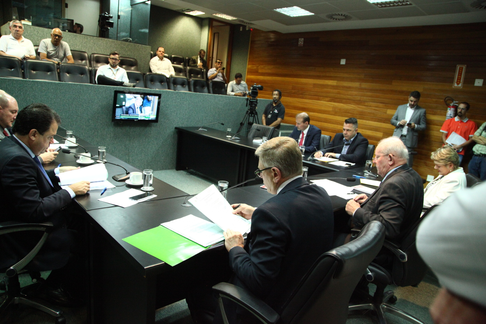 Comissão de Finanças aprova reajuste salarial para o Ministério Público