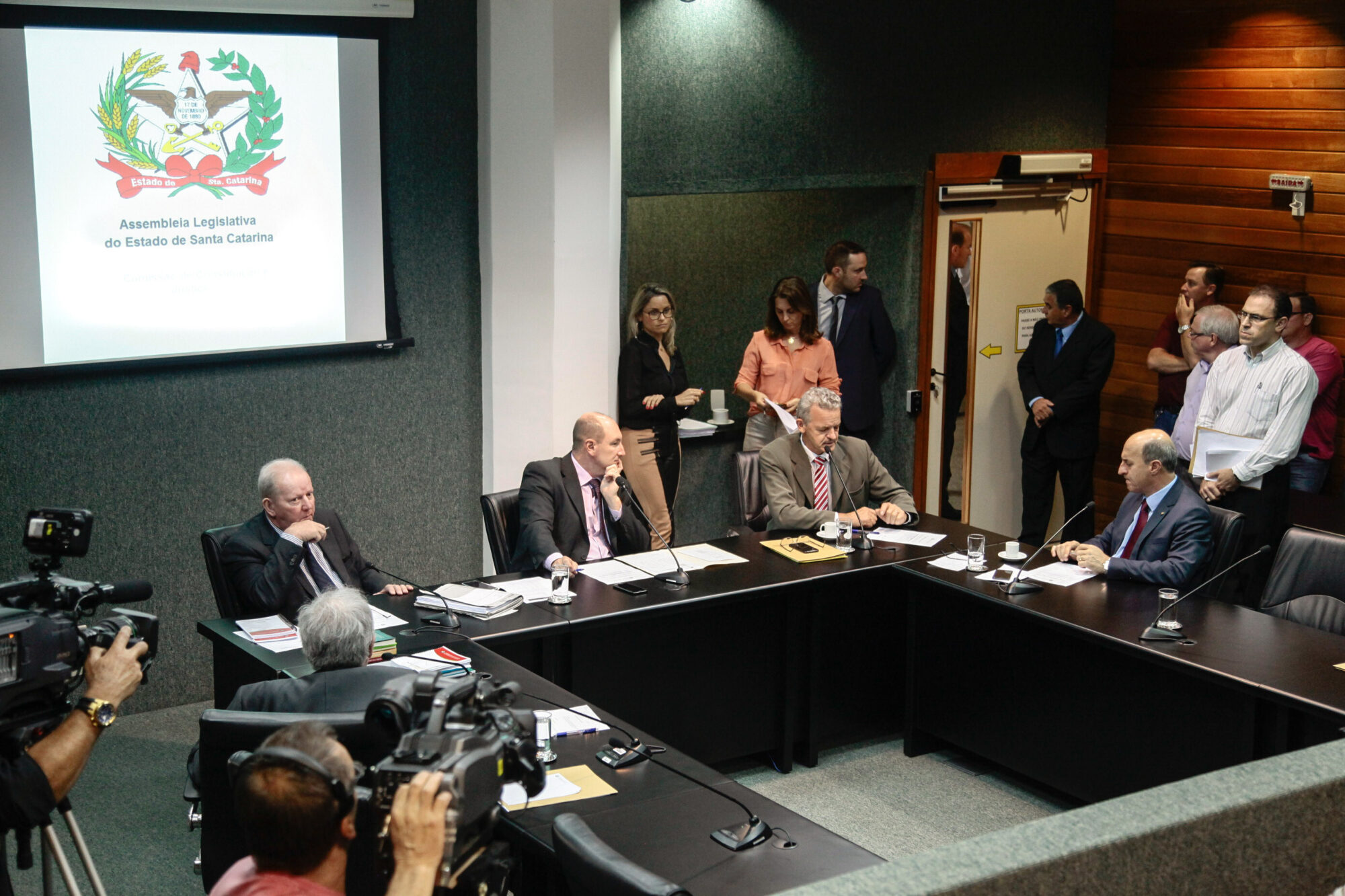 Deputados passam a contar com novo Regimento Interno na Alesc