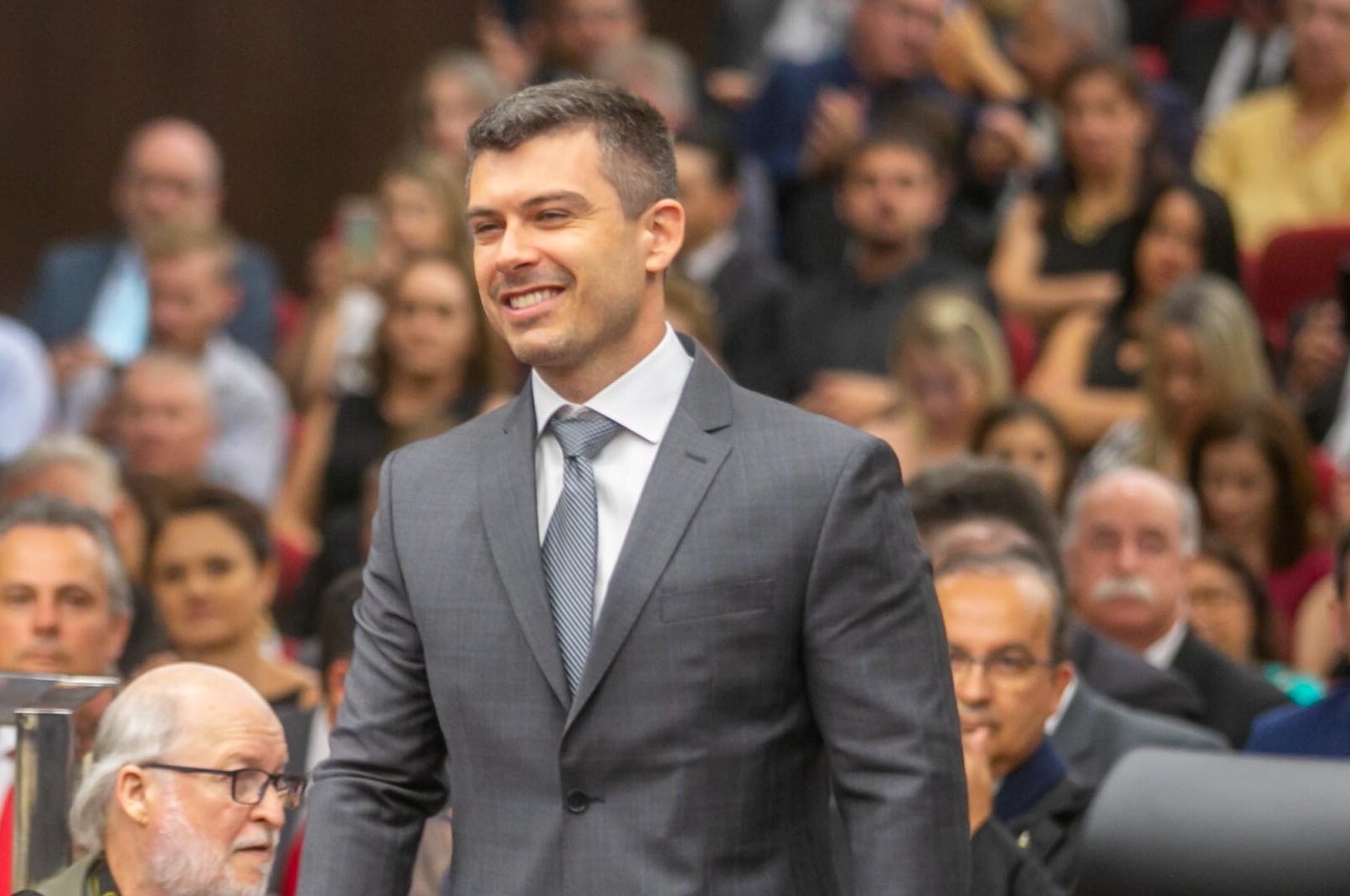 Combate à burocracia e à alta carga tributária: metas de Bruno Souza na Alesc