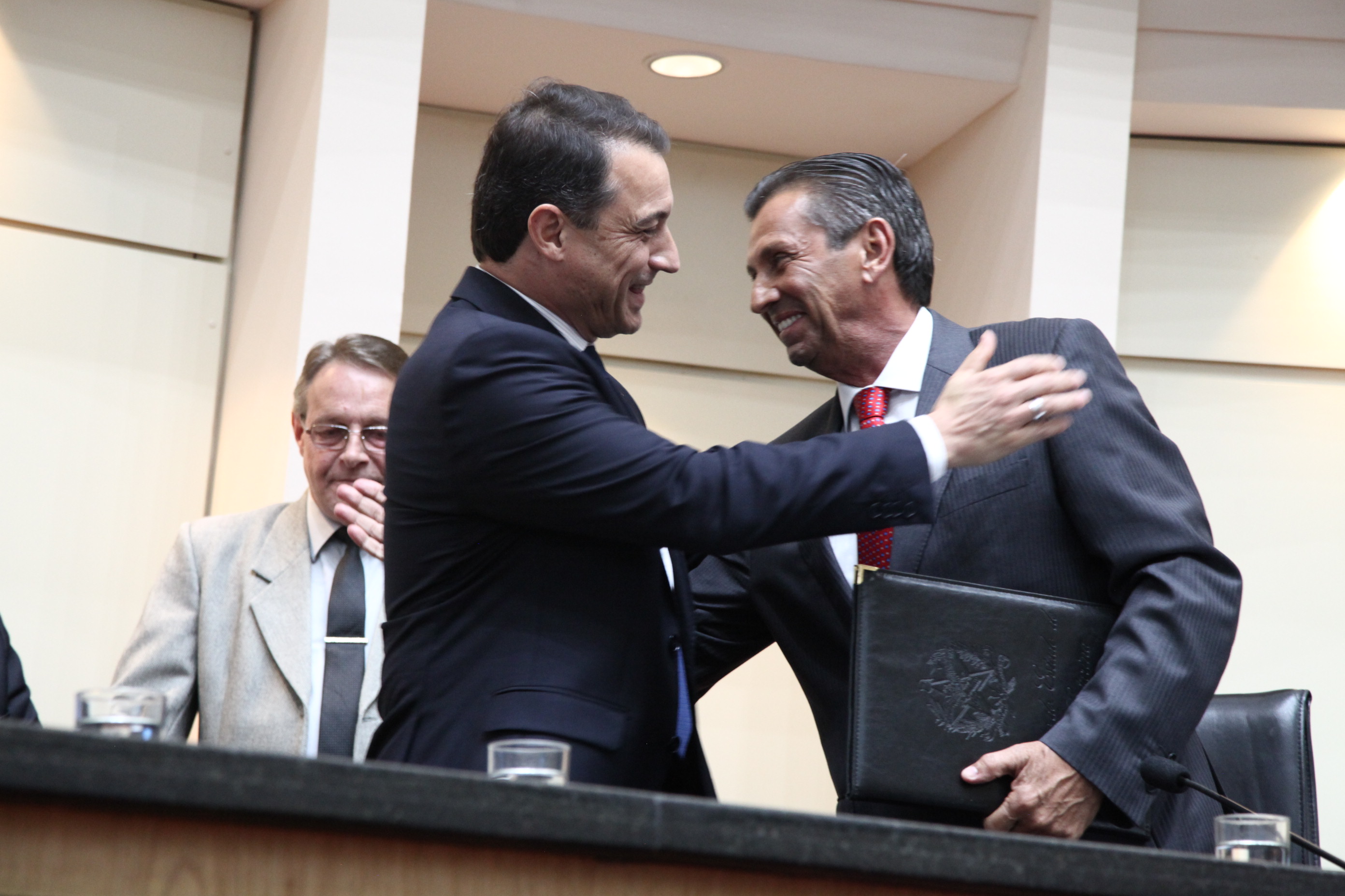 Leitura da Mensagem do Governador aos Deputados Estaduais.