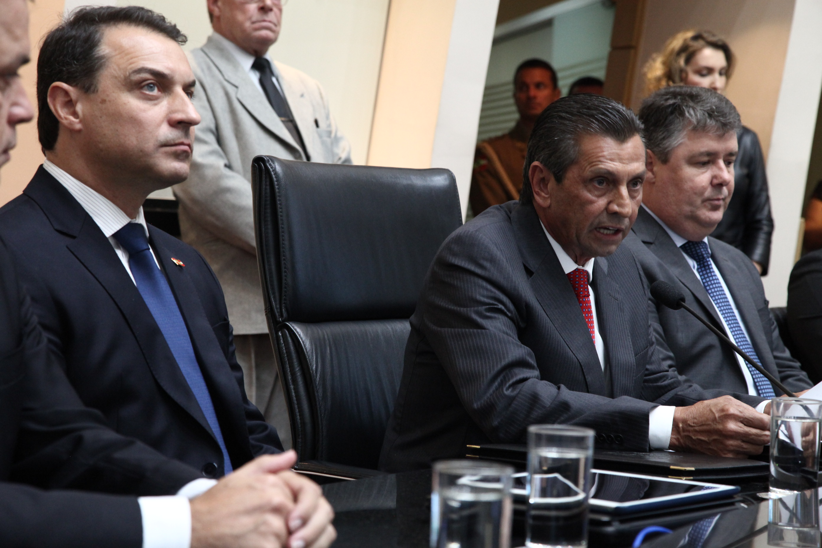 Leitura da Mensagem do Governador aos Deputados Estaduais.