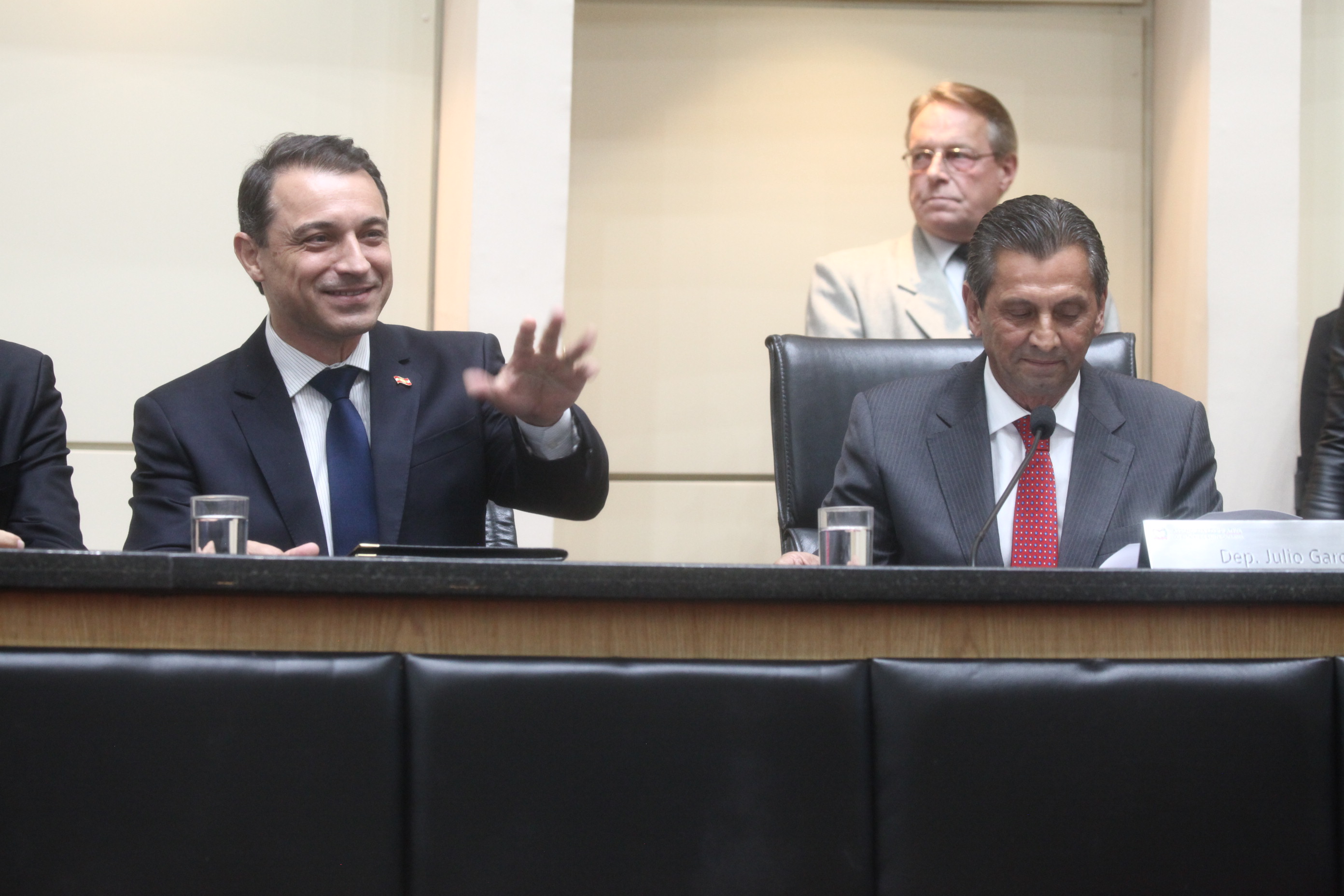 Leitura da Mensagem do Governador aos Deputados Estaduais.