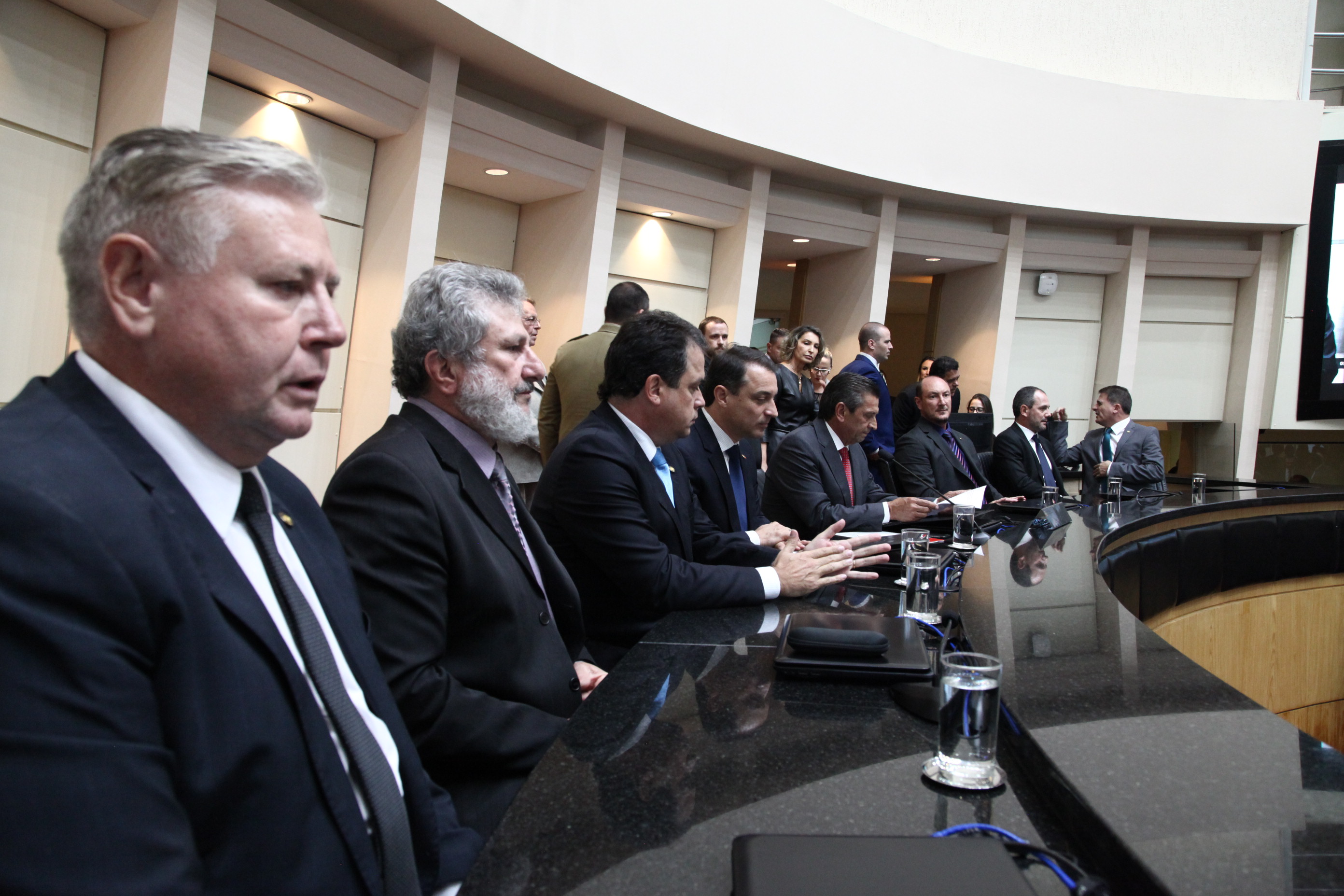 Leitura da Mensagem do Governador aos Deputados Estaduais.