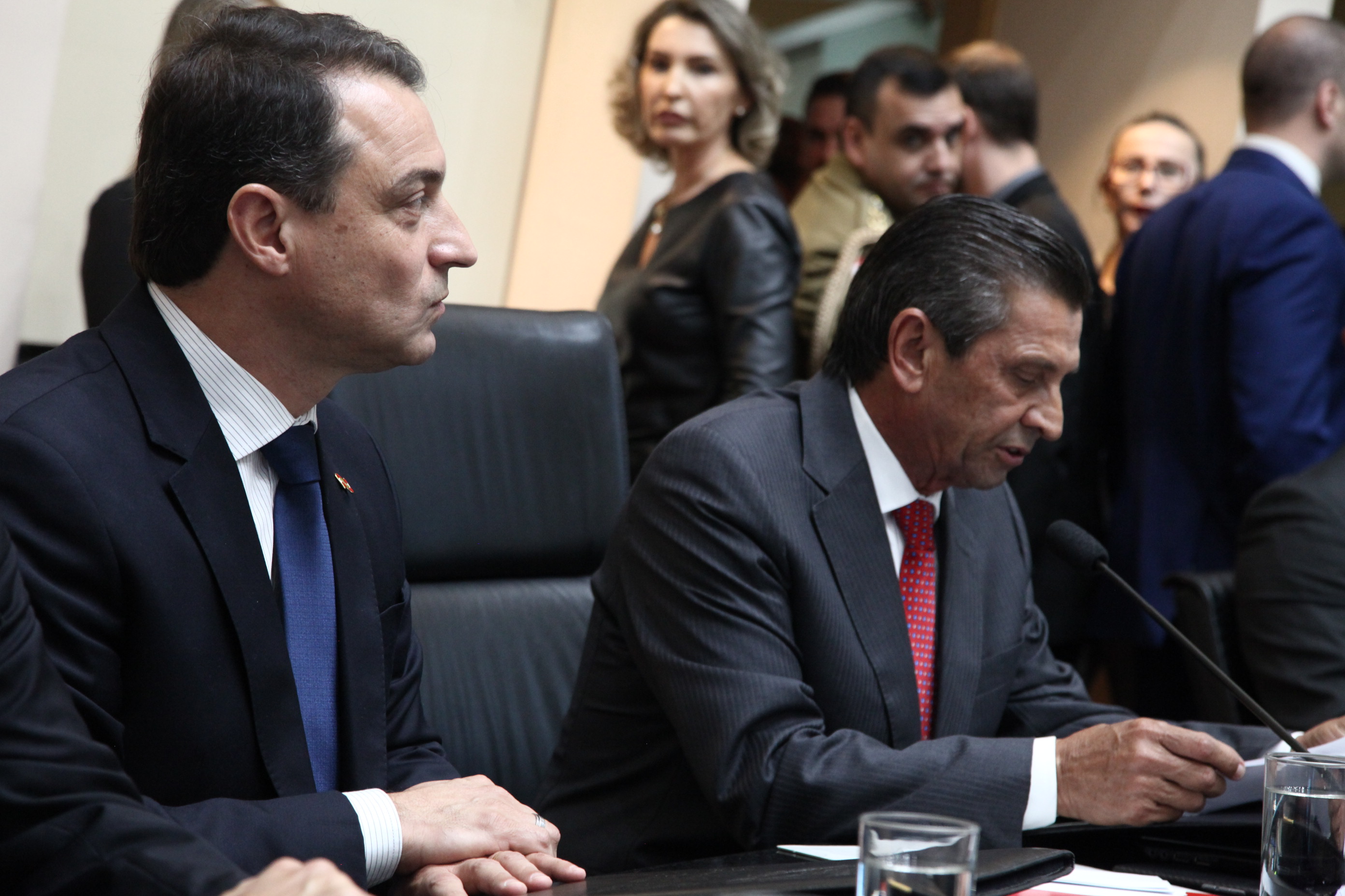 Leitura da Mensagem do Governador aos Deputados Estaduais.