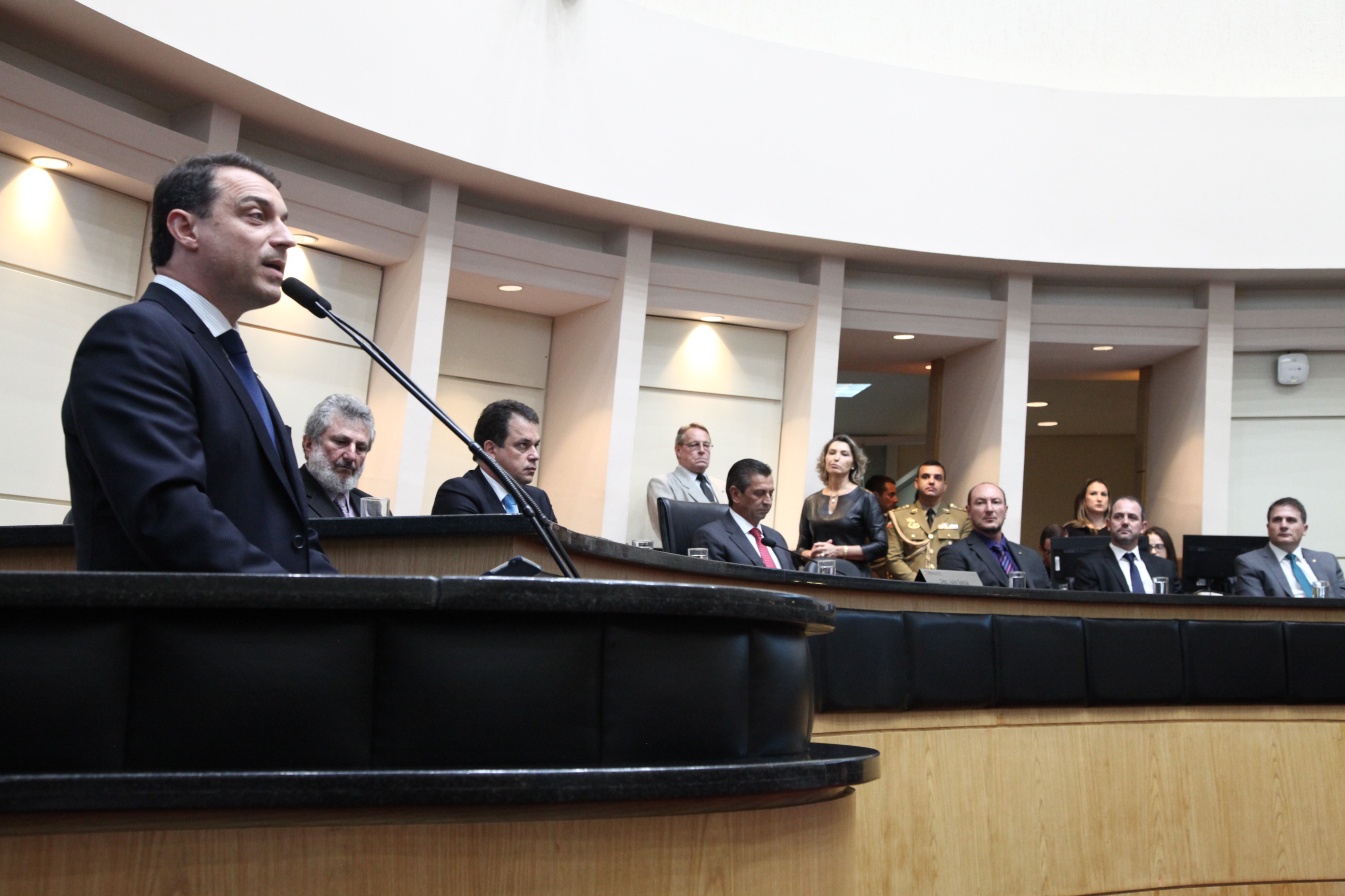 Leitura da Mensagem do Governador aos Deputados Estaduais.