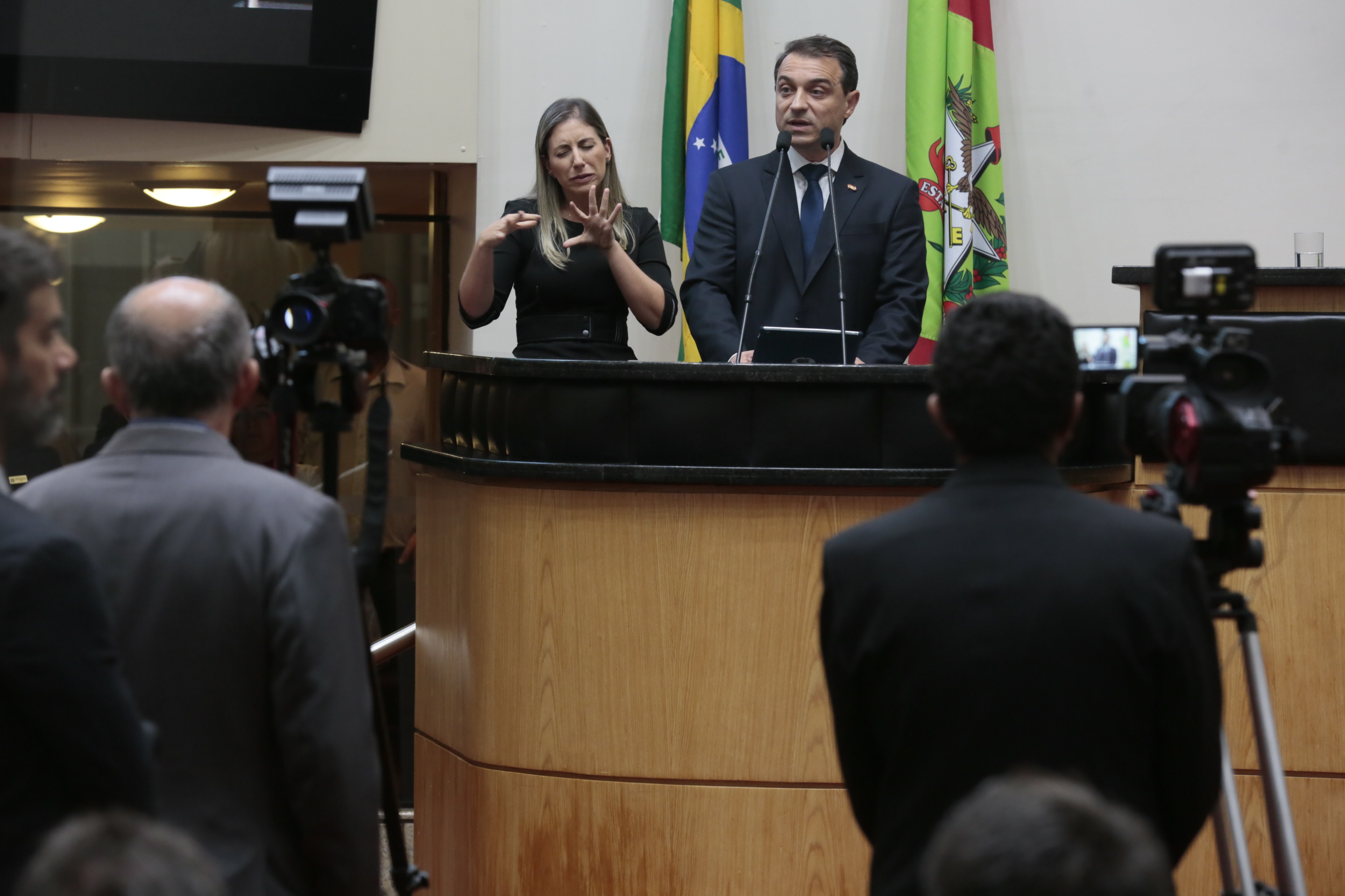 Leitura da Mensagem do Governador aos Deputados Estaduais.