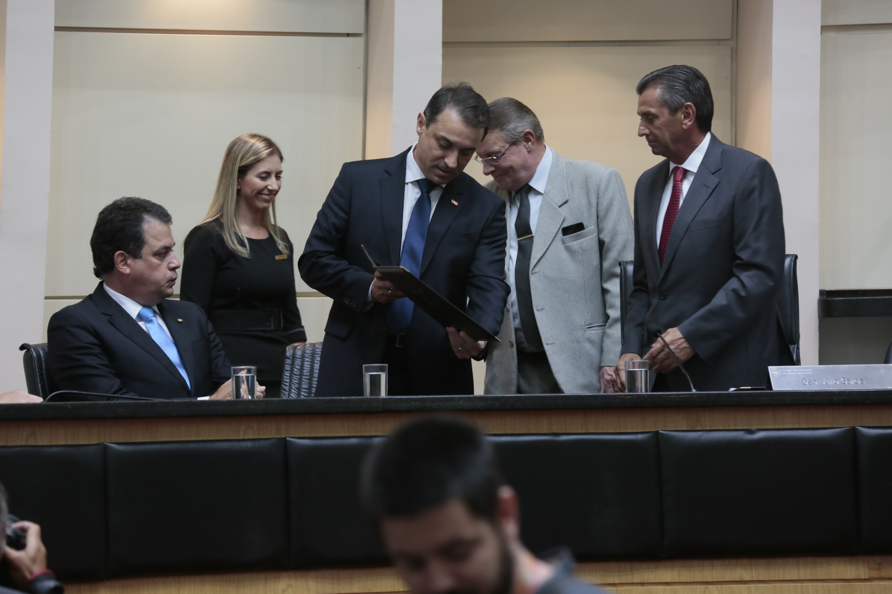 Leitura da Mensagem do Governador aos Deputados Estaduais.
