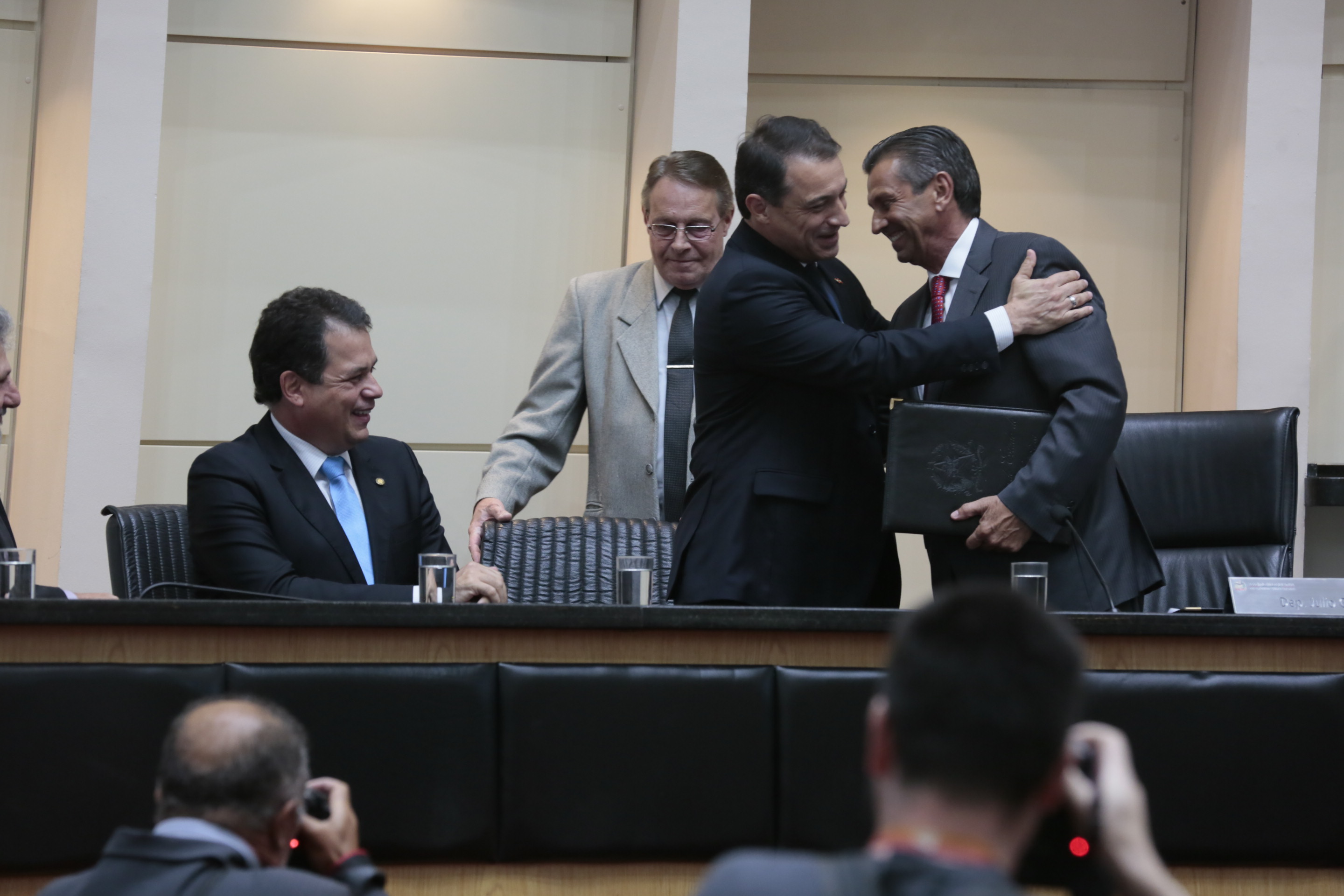 Leitura da Mensagem do Governador aos Deputados Estaduais.