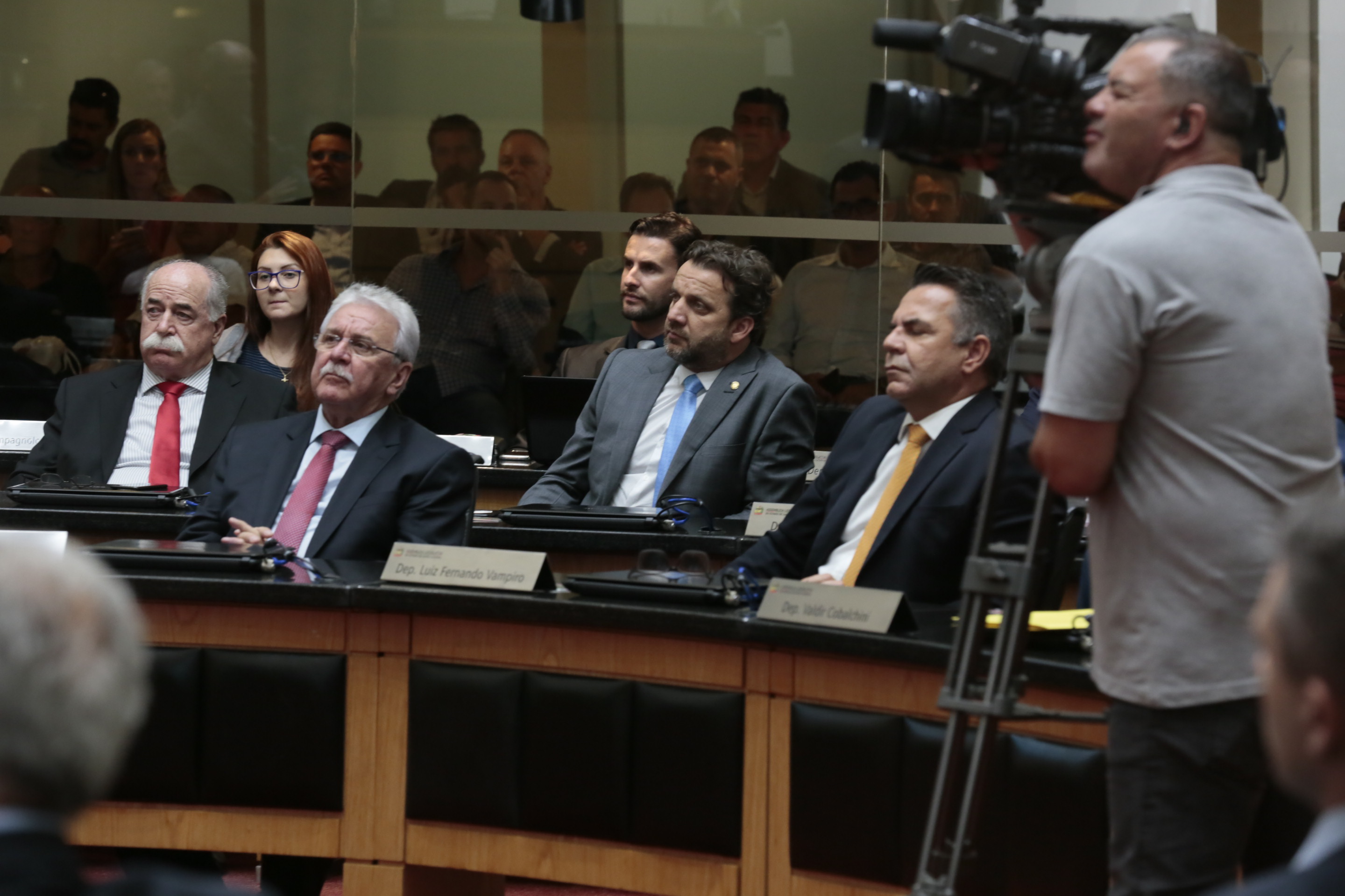 Leitura da Mensagem do Governador aos Deputados Estaduais.