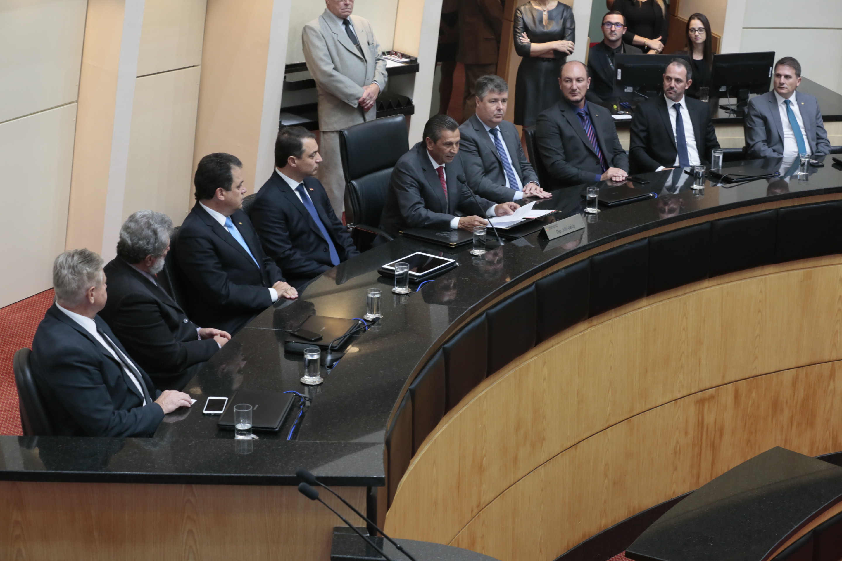 Leitura da Mensagem do Governador aos Deputados Estaduais.