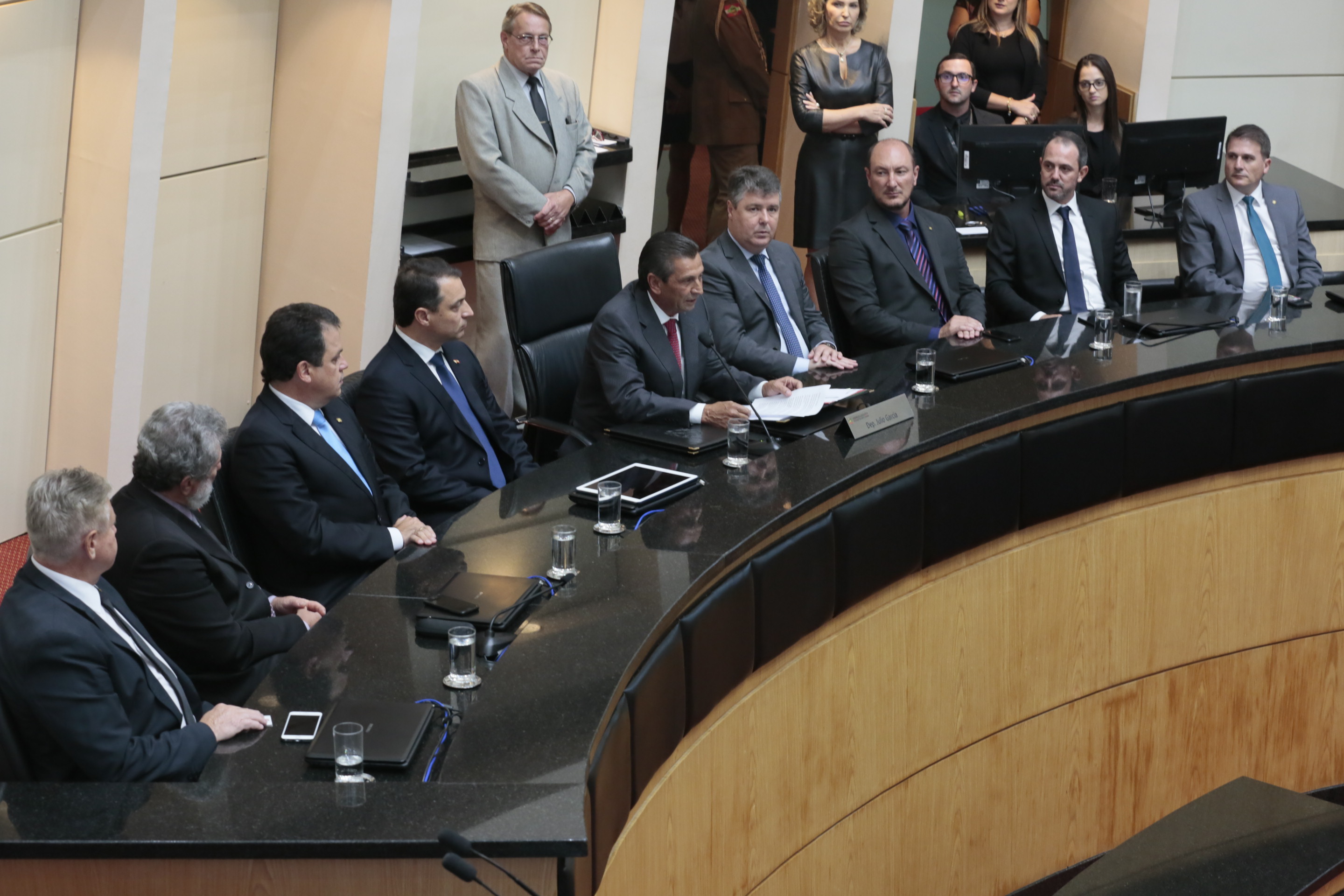Leitura da Mensagem do Governador aos Deputados Estaduais.