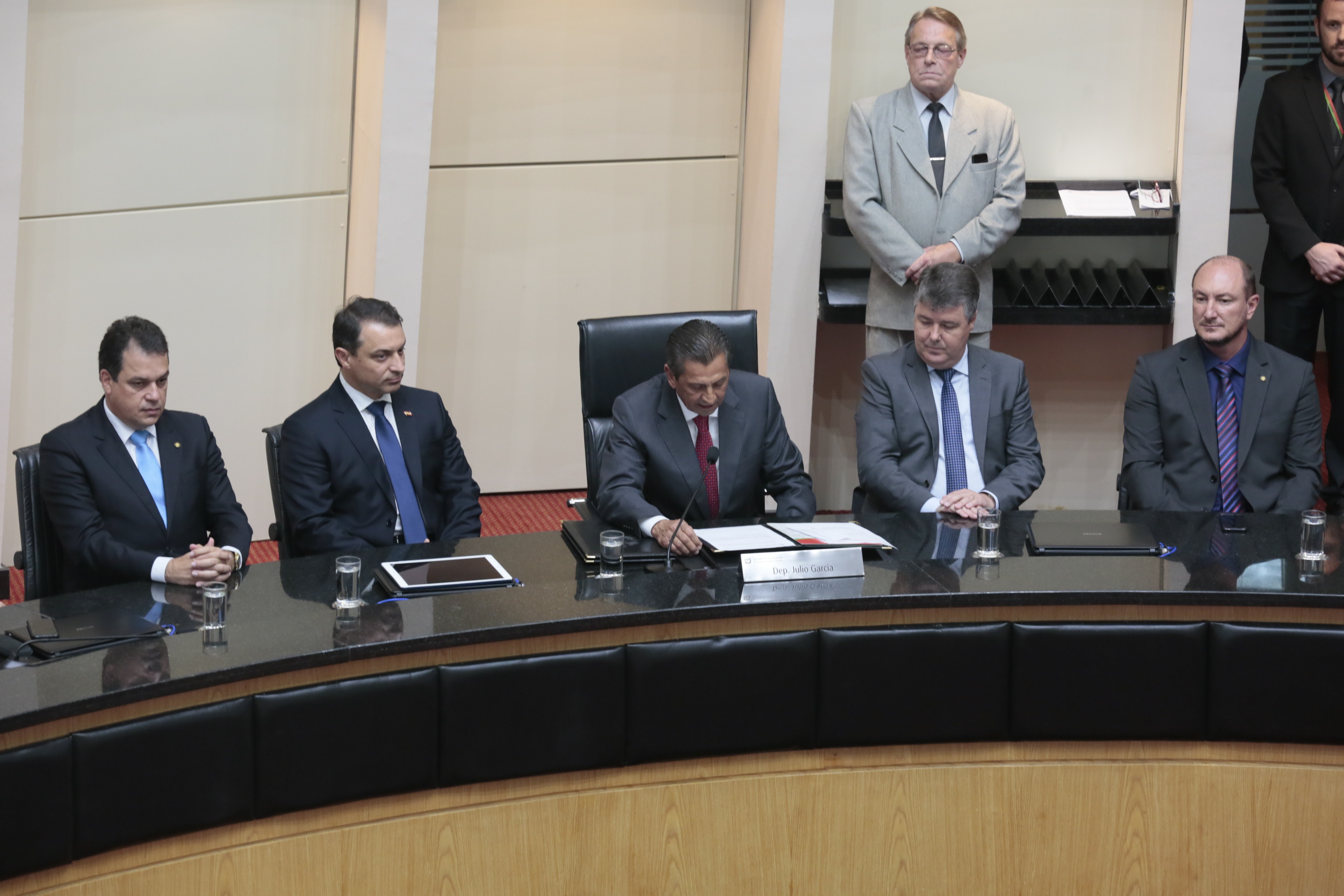 Leitura da Mensagem do Governador aos Deputados Estaduais.